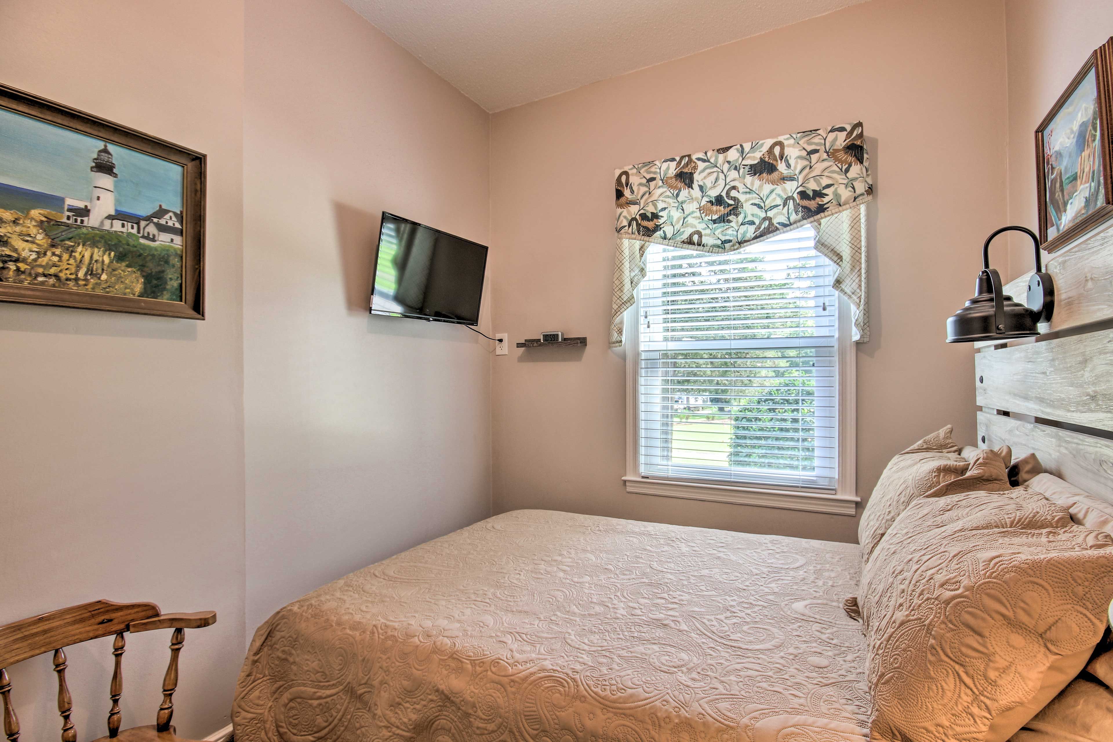 Bedroom 2 | Smart TV