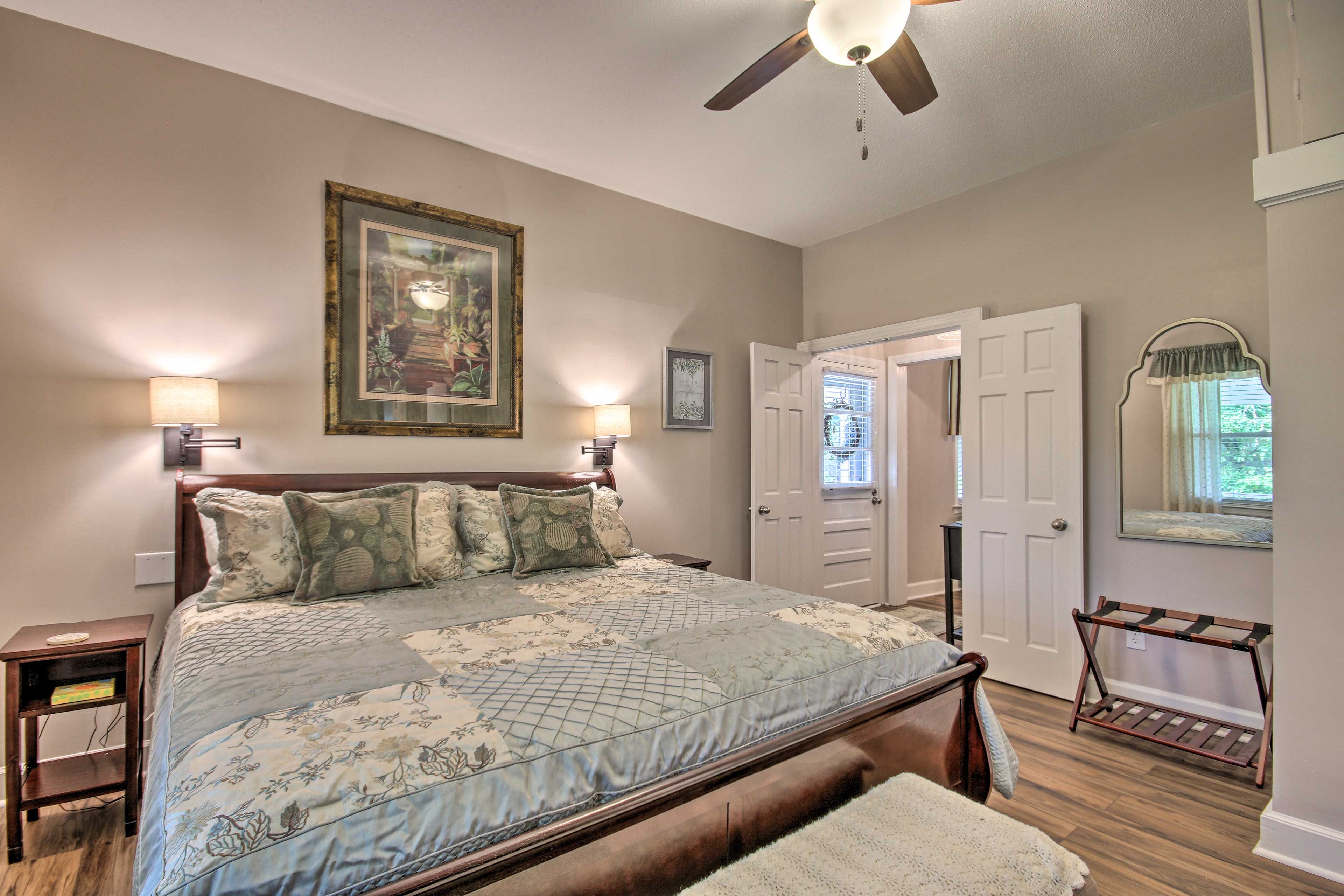 Bedroom 1 | King Bed | Linens Provided