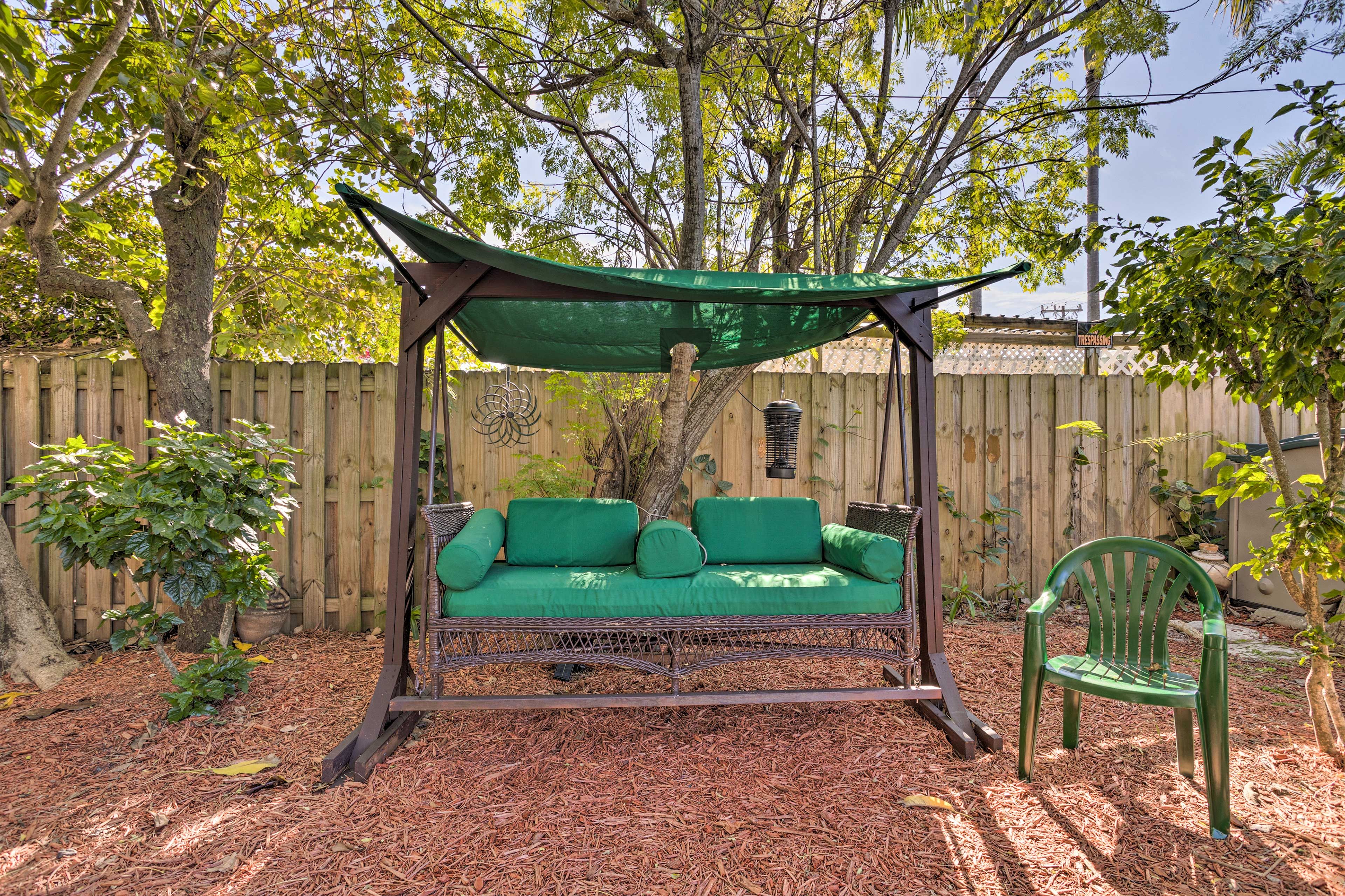 Shared Outdoor Oasis