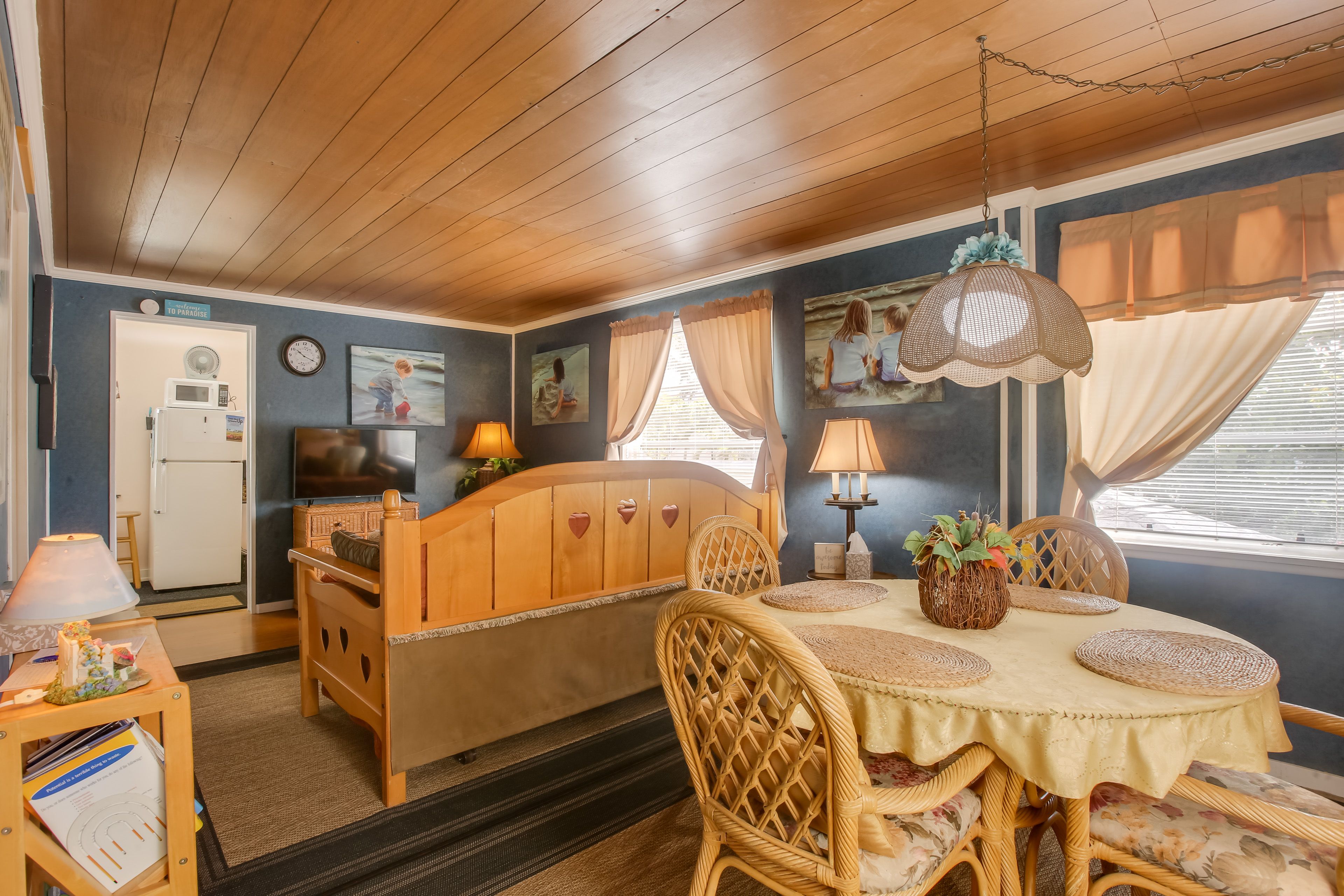 Lake Worth Vacation Rental | 1BR | 1BA | Entry Stairs Required | 700 Sq Ft