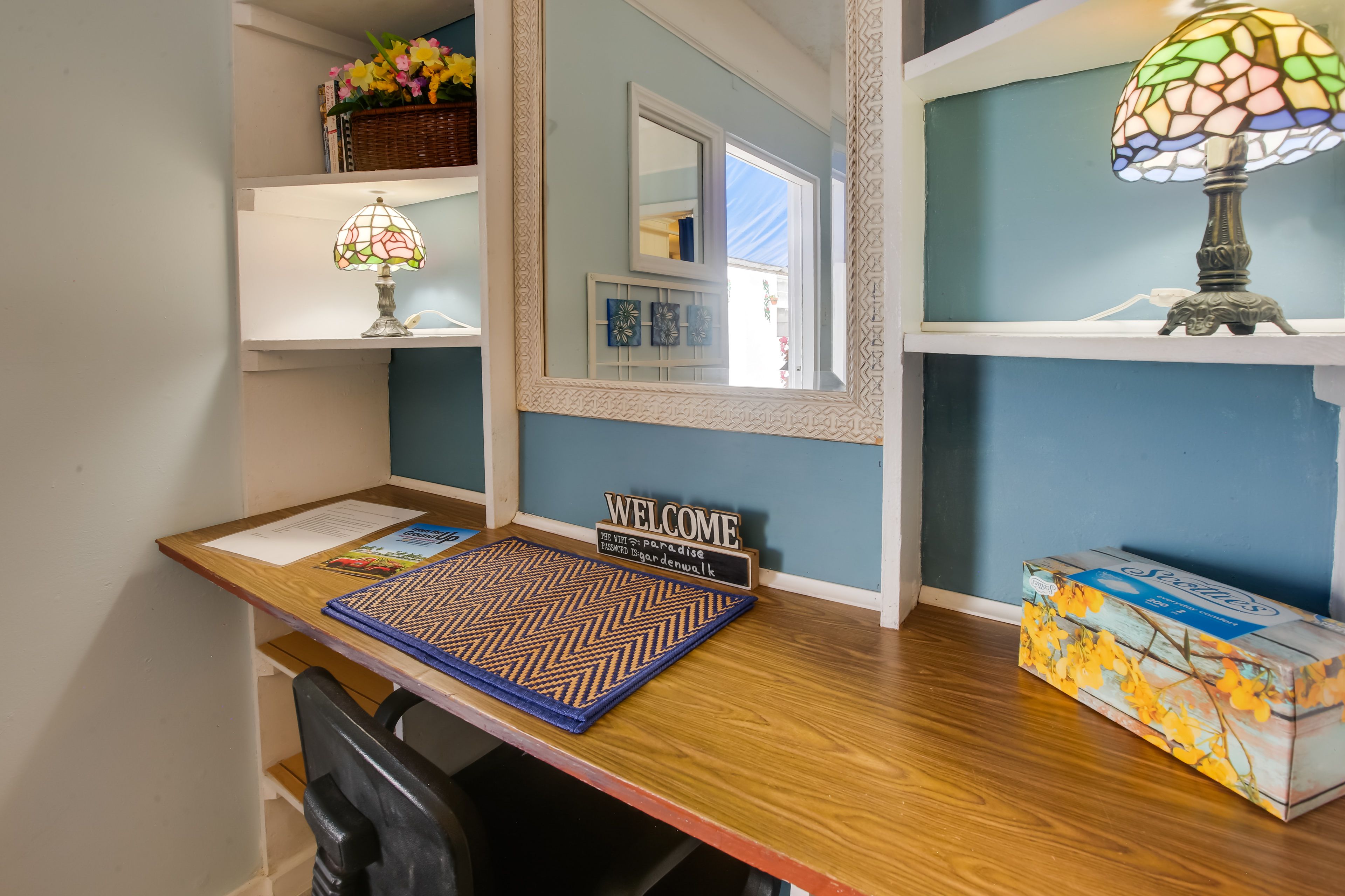 Studio | Laptop-Friendly Workspace