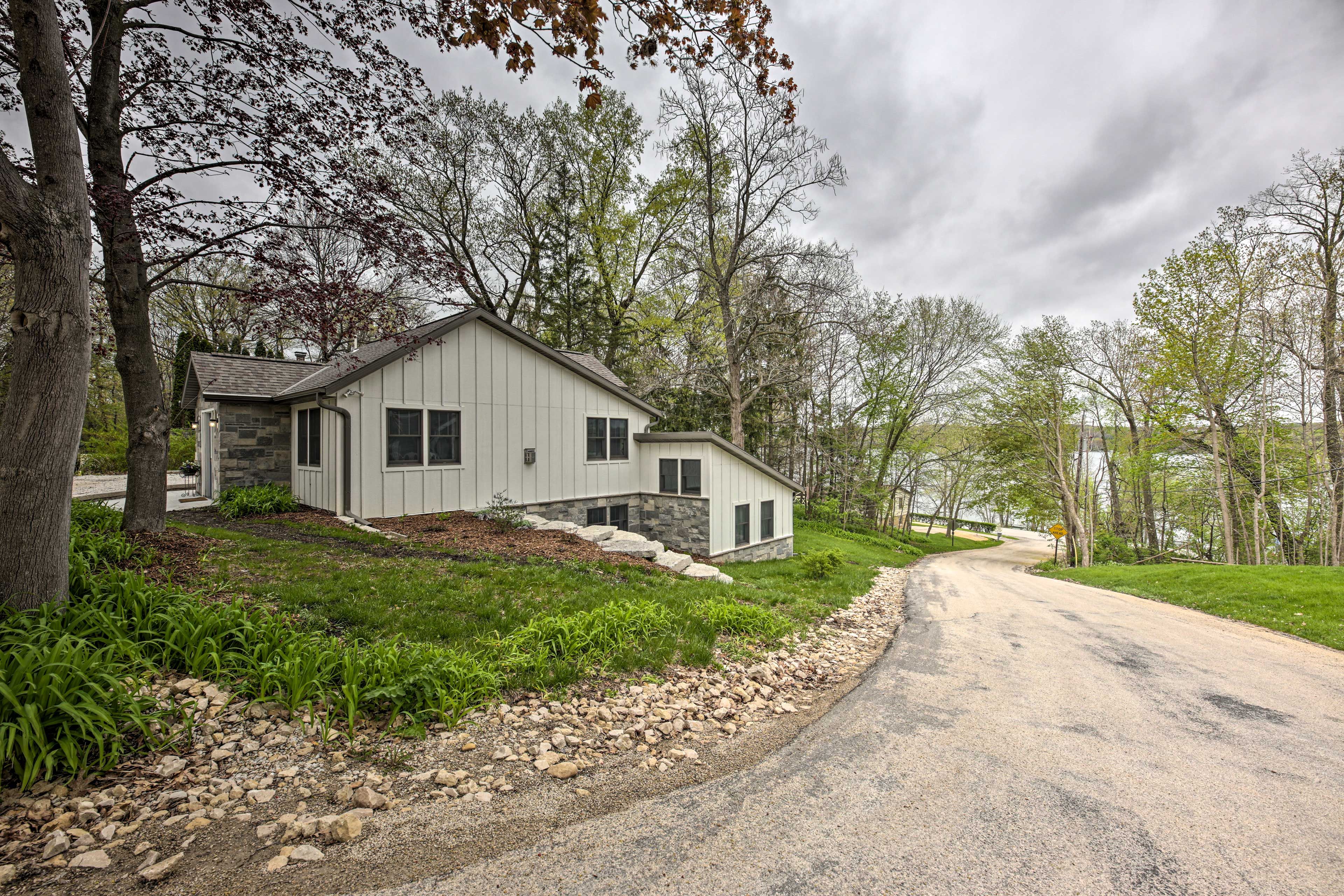 Driveway (2 Vehicles) | 100 Ft to Lake (Stairs Required for Access)