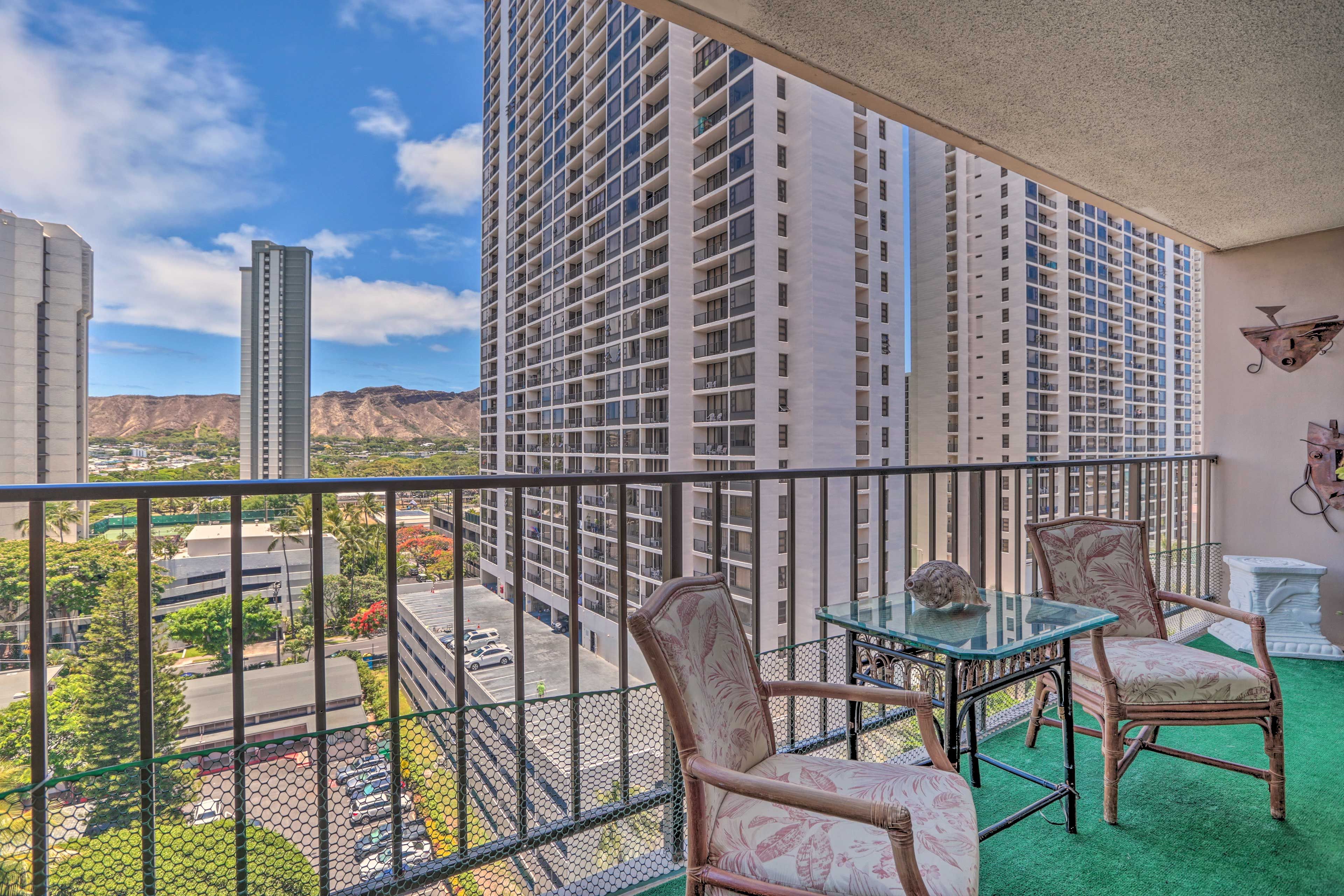Private Balcony | Garage Parking (1 Vehicle)