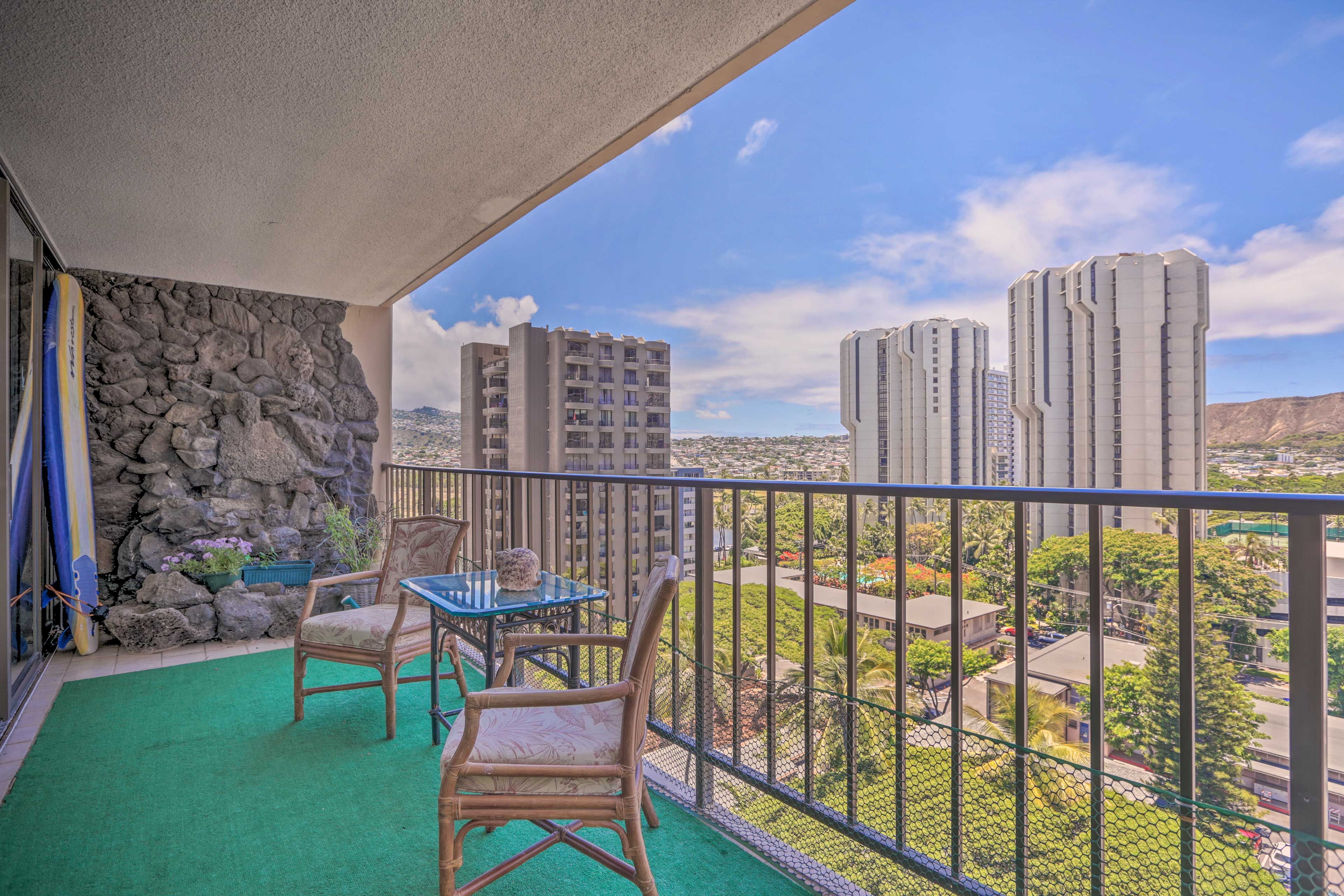 Honolulu Vacation Rental | 2BR | 2BA | 1,000 Sq Ft | 11th-Floor Condo