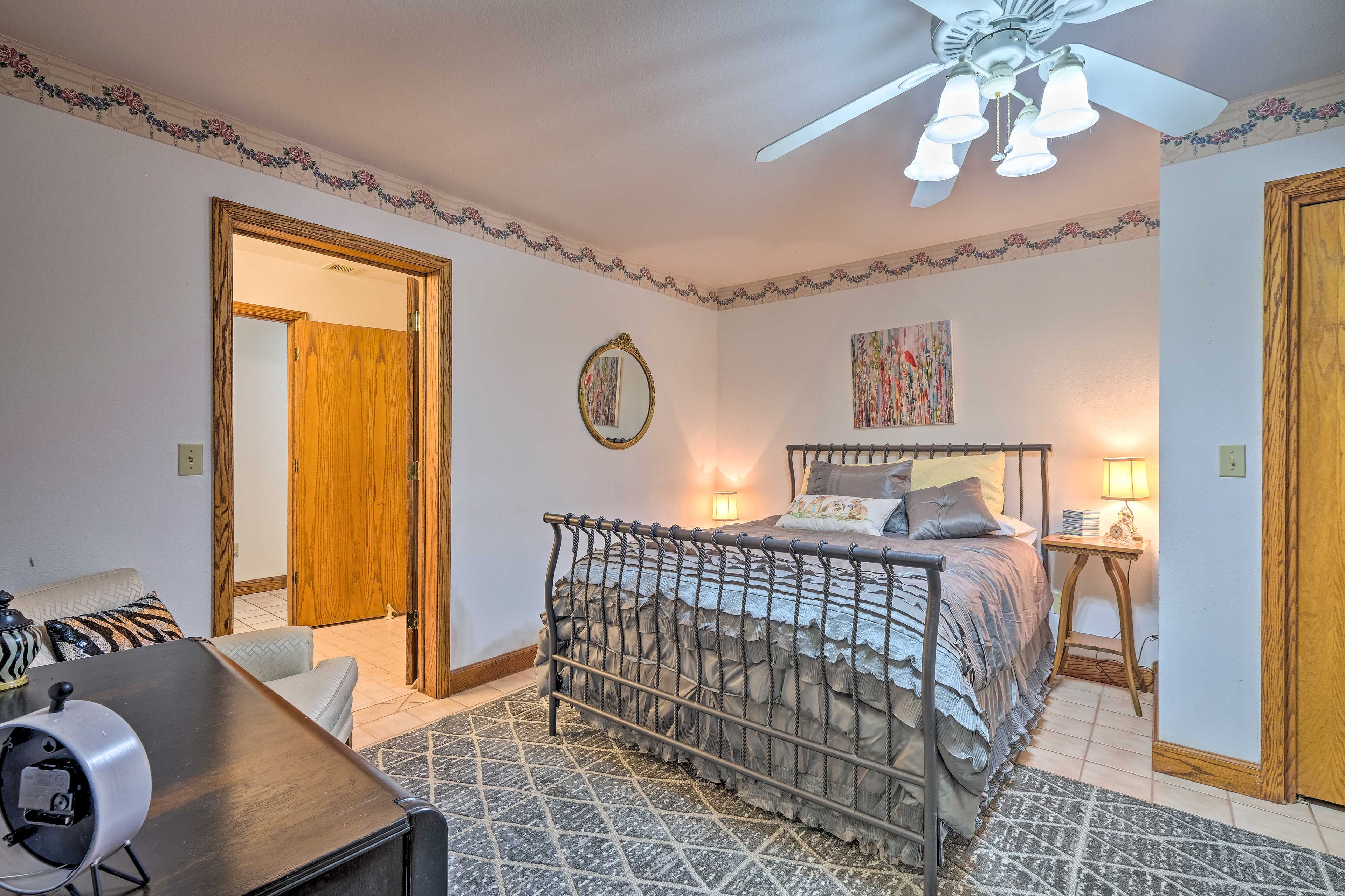 Bedroom 3 | Queen Bed | Twin Bed