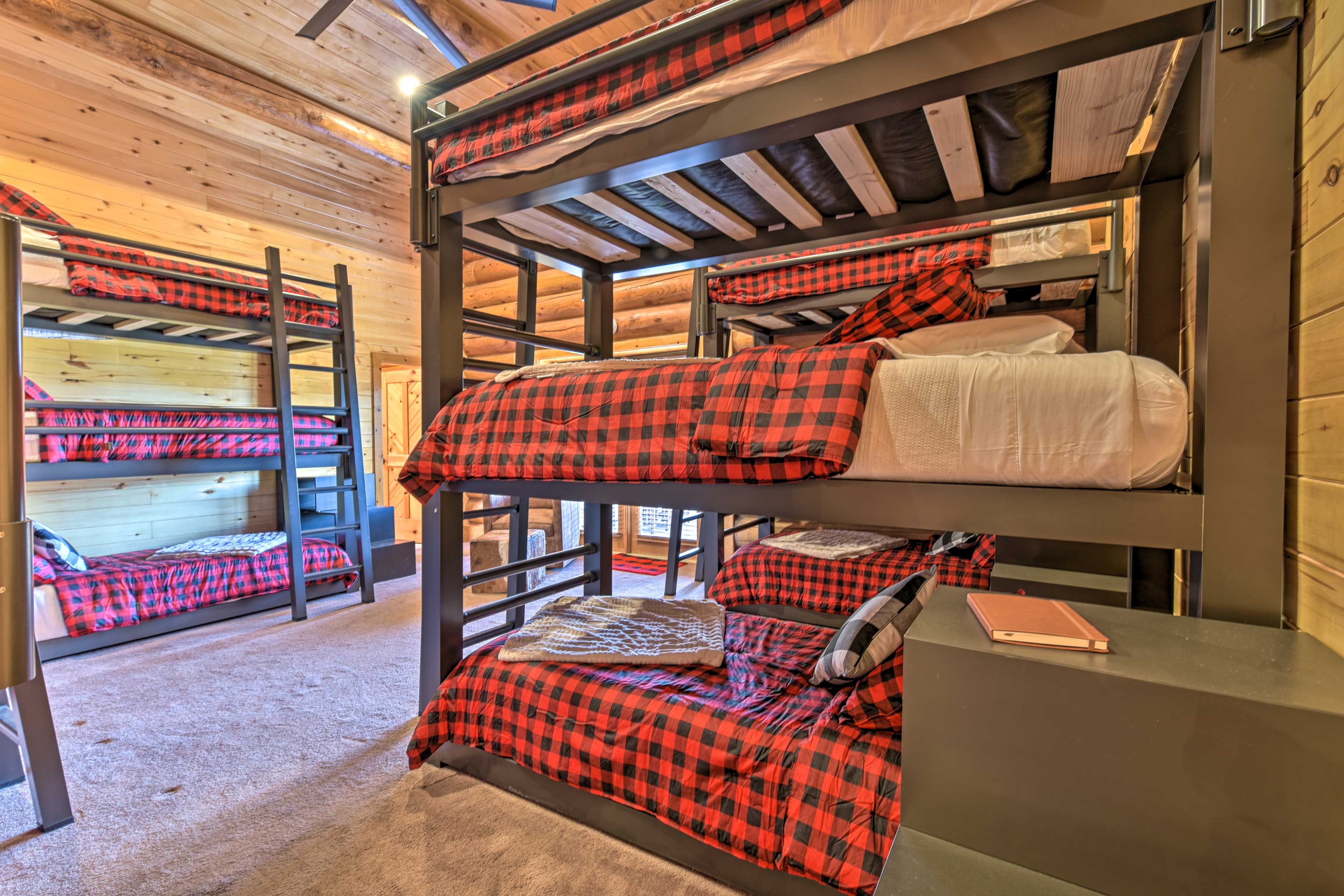 Bedroom 4 | 1st Floor | 4 Twin Triple Bunk beds