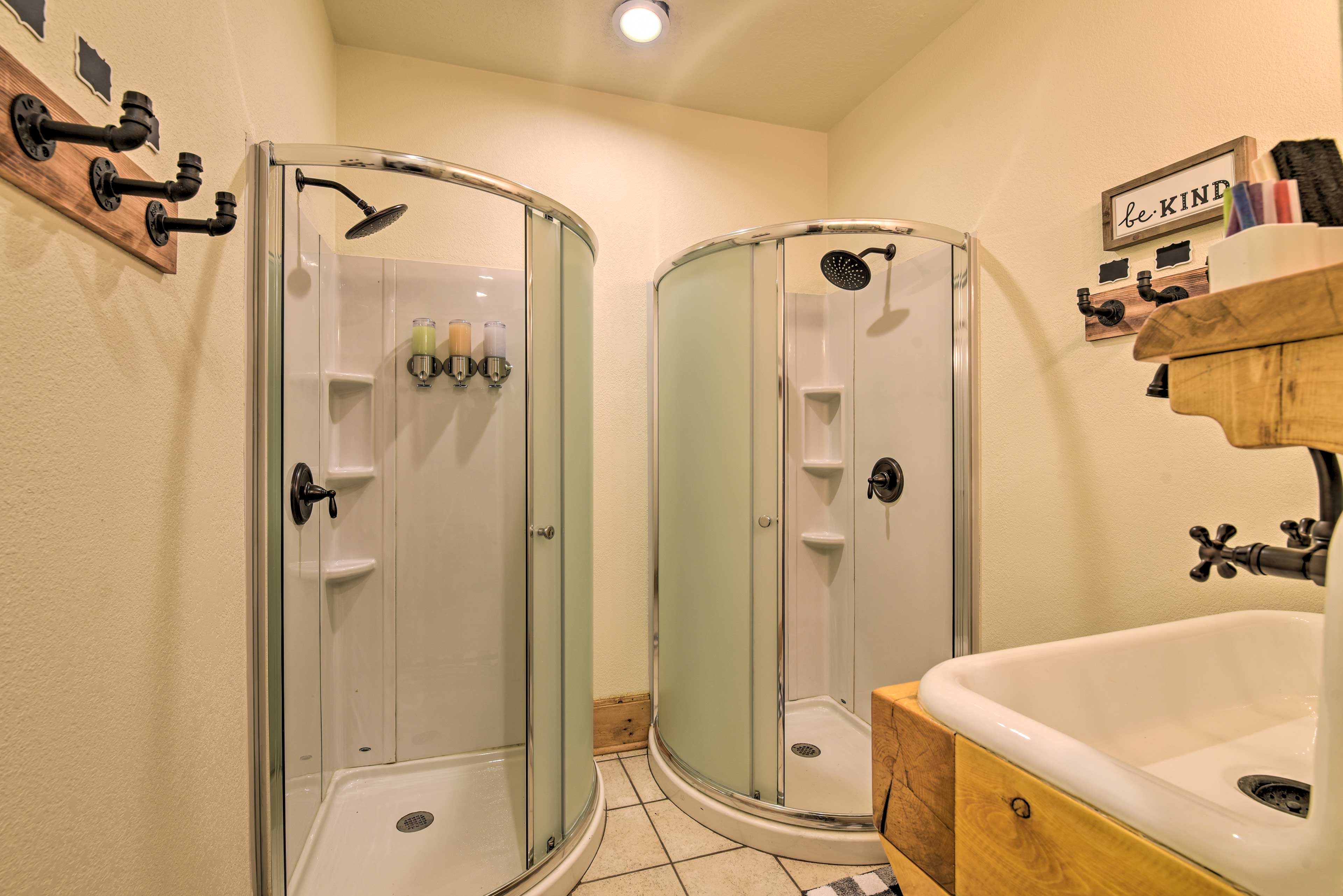 Full Bathroom | Access via Bedroom 2