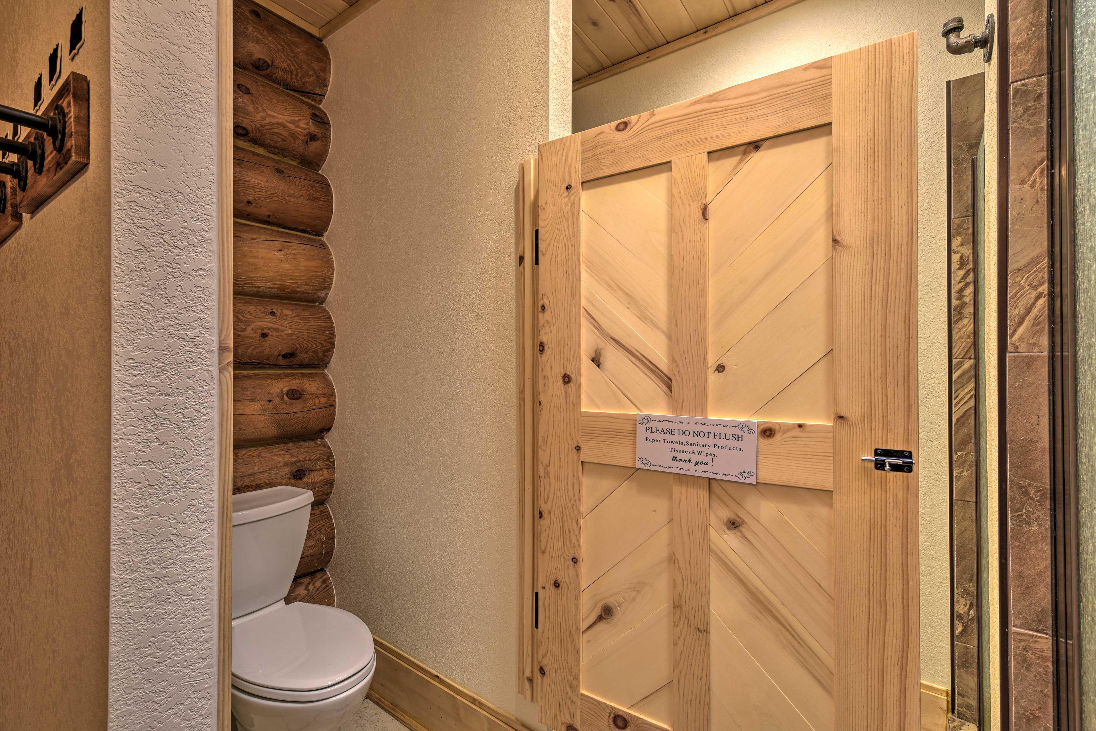 Full Bathroom | 1st Floor