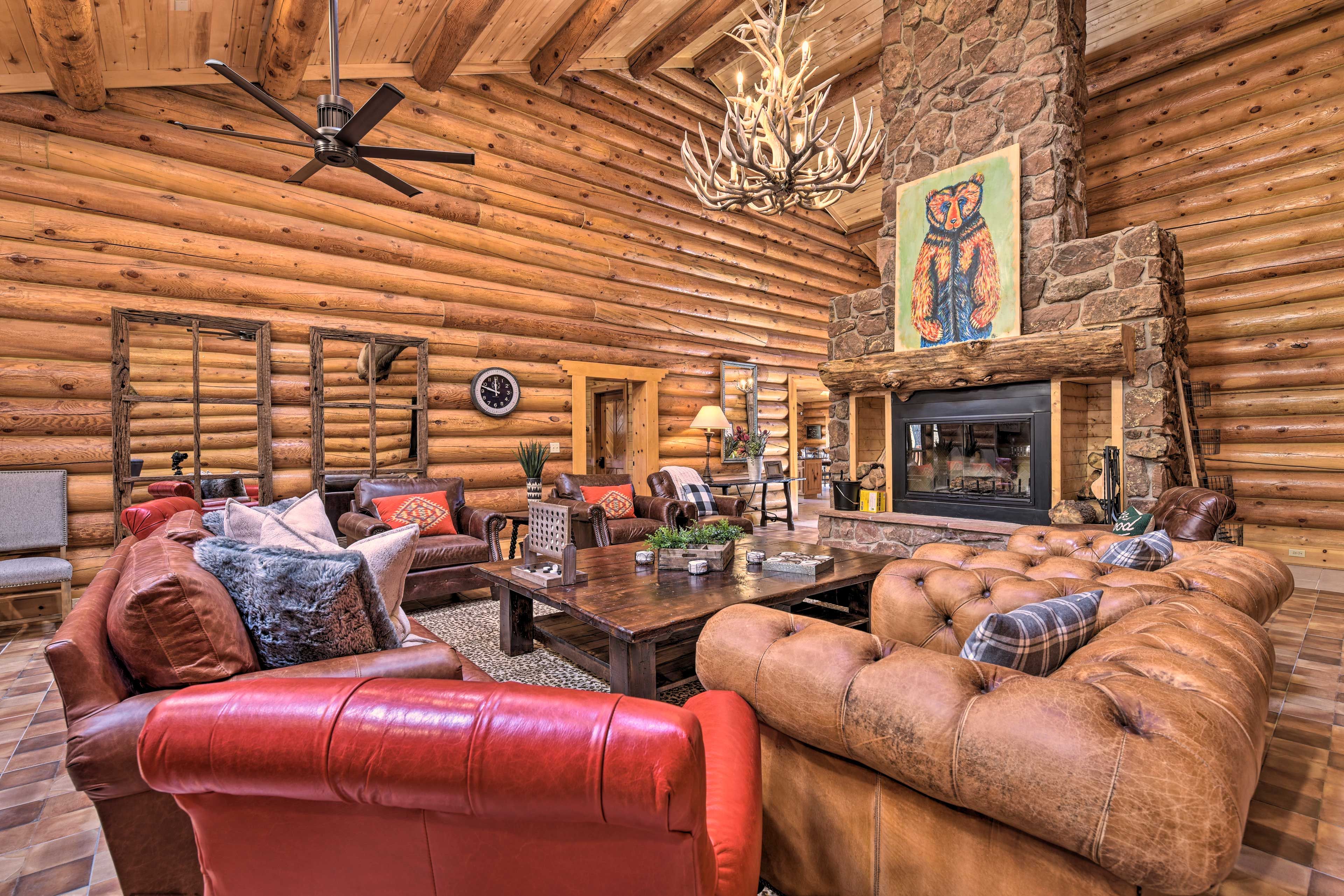 Cabin Interior | Great Room | Free WiFi (100 Mbps)