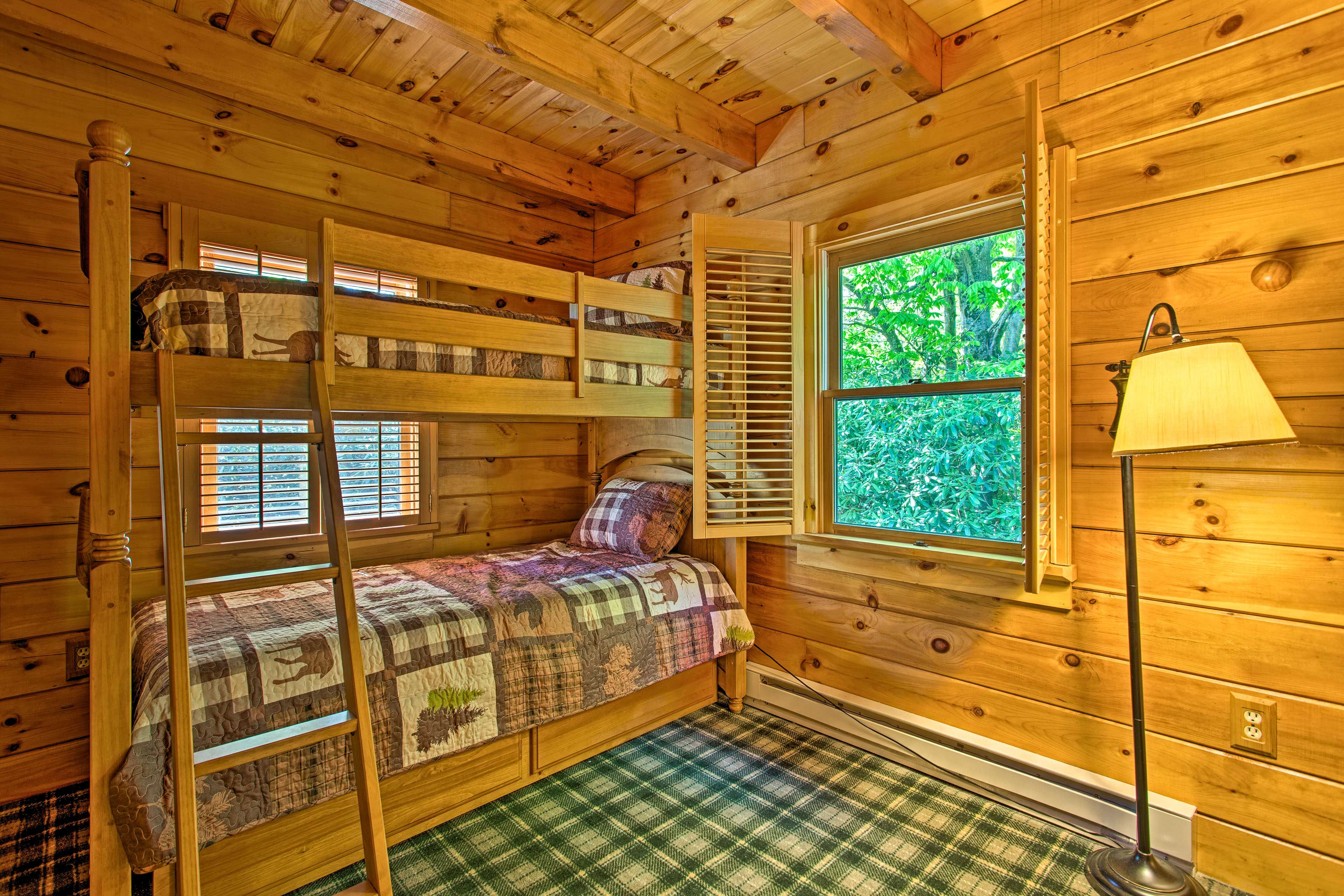 Bedroom 3 | 1st Floor | Twin Bunk Bed w/ Twin Trundle Bed | Linens Not Provided