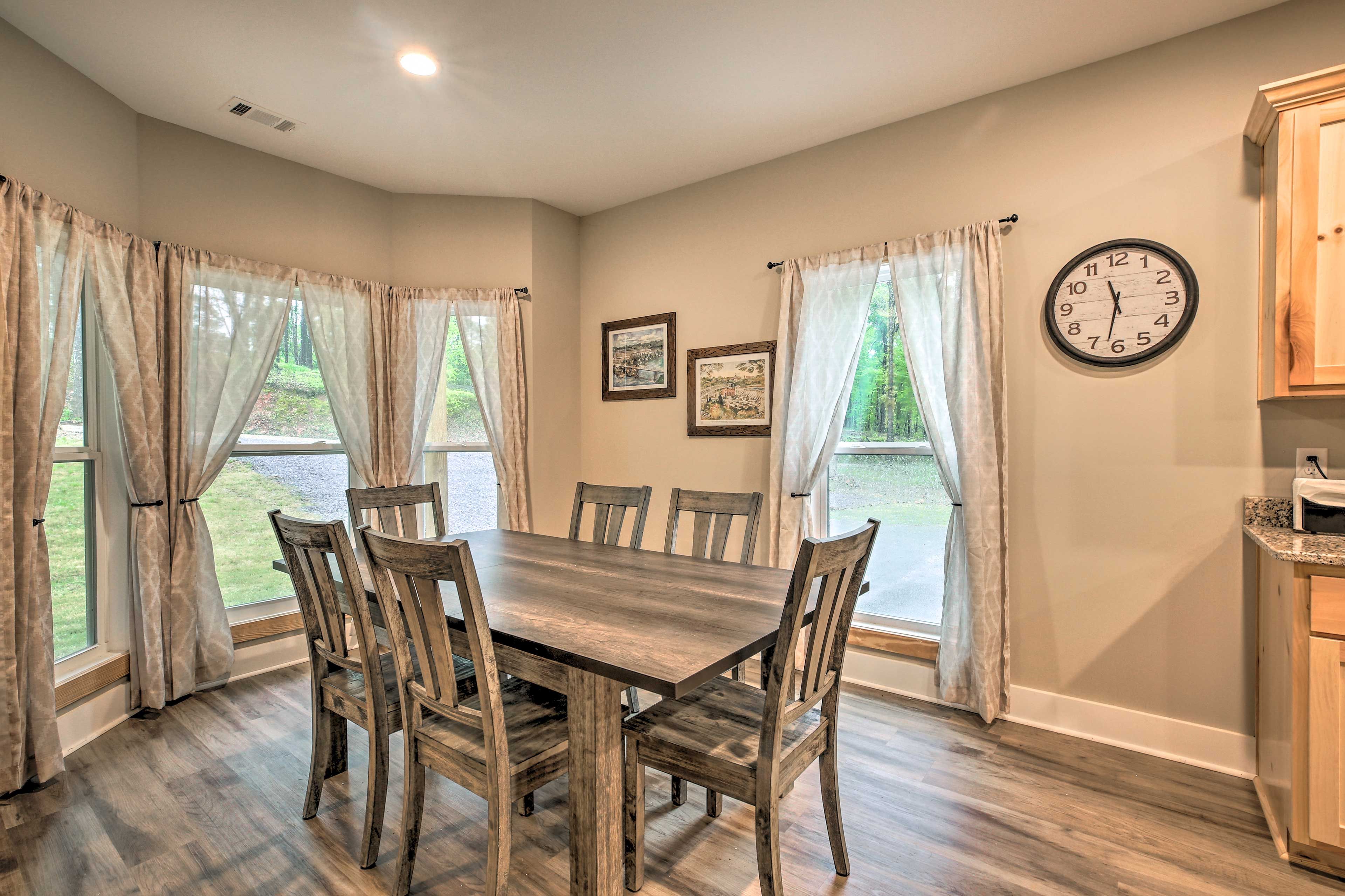 Dining Room | 6-Person Dining Table