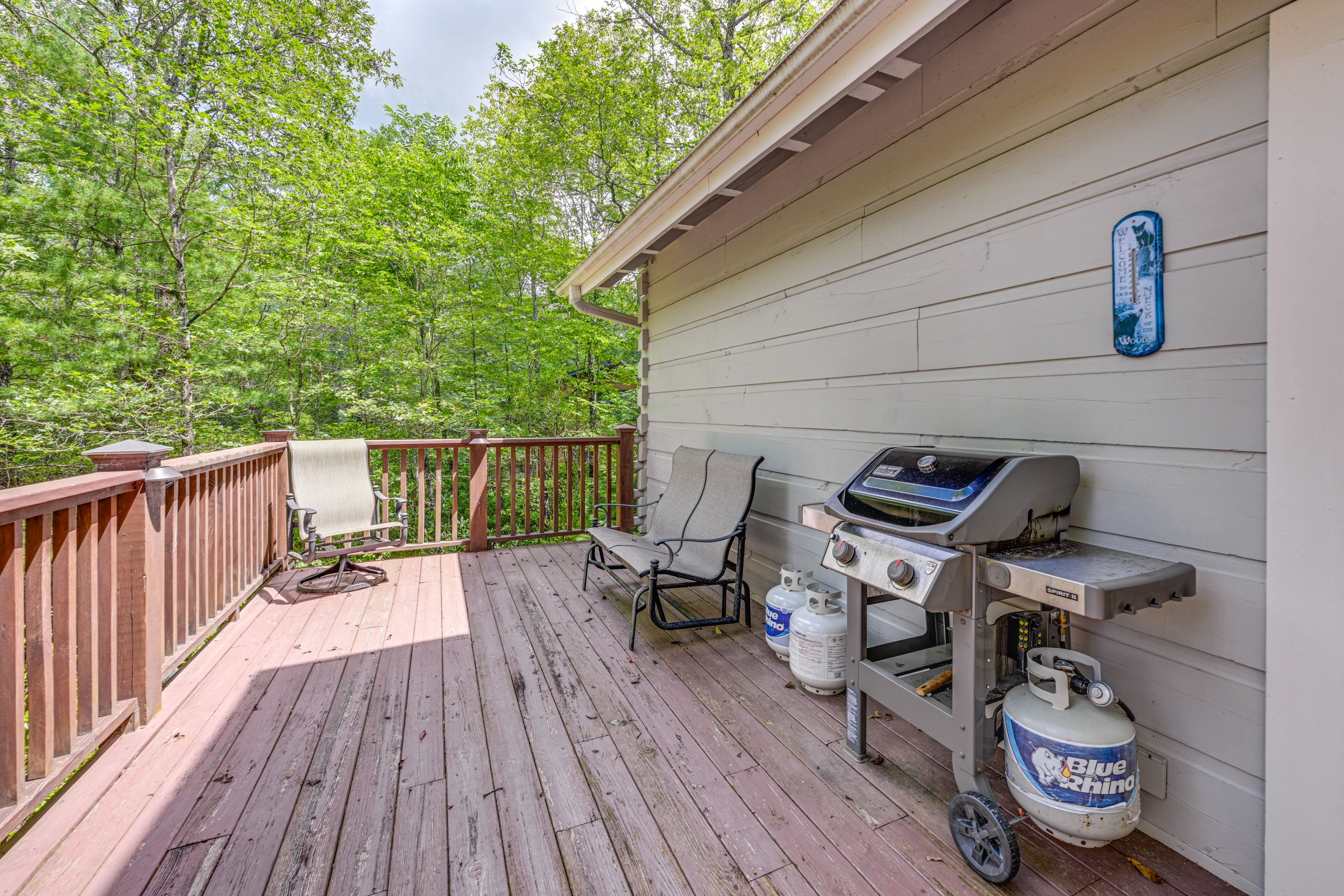 Private Deck | Gas Grill | Outdoor Dining Table