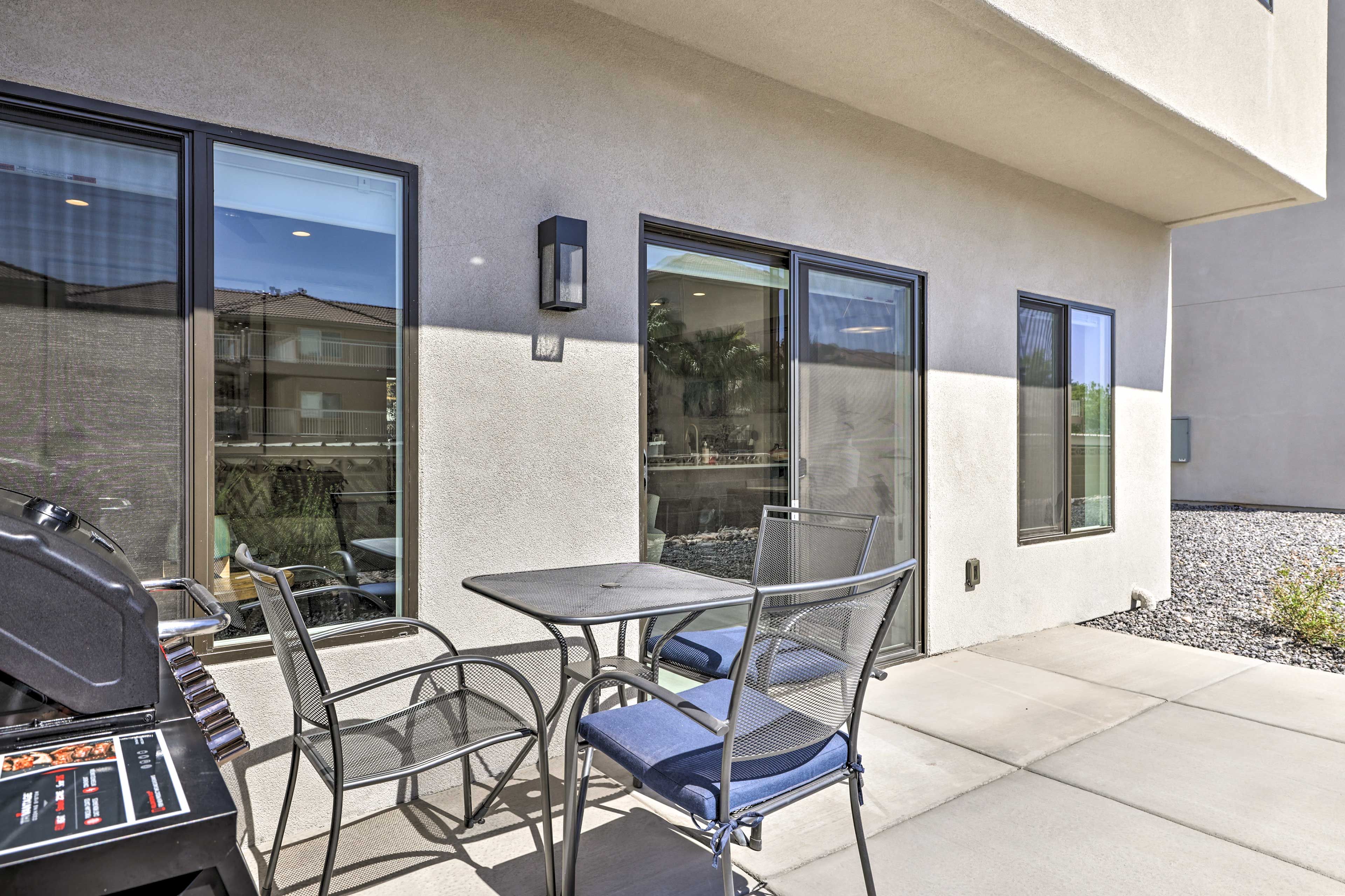 Furnished Back Patio | Gas Grill