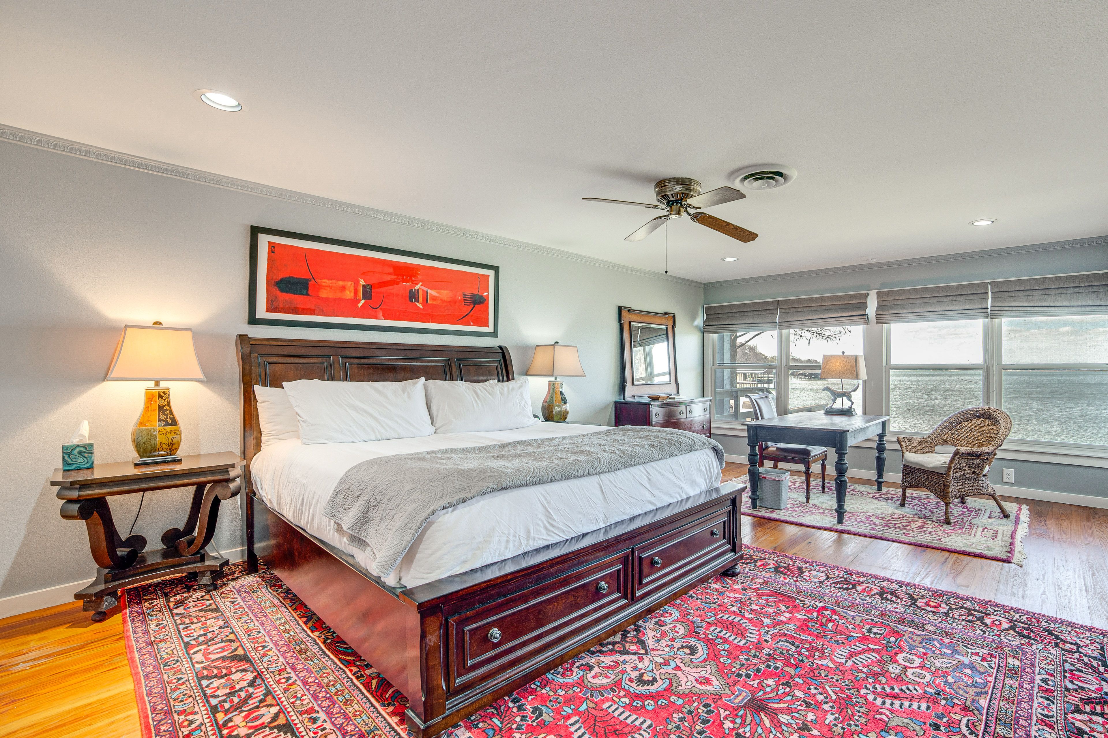 Bedroom 1 | King Bed | Desk