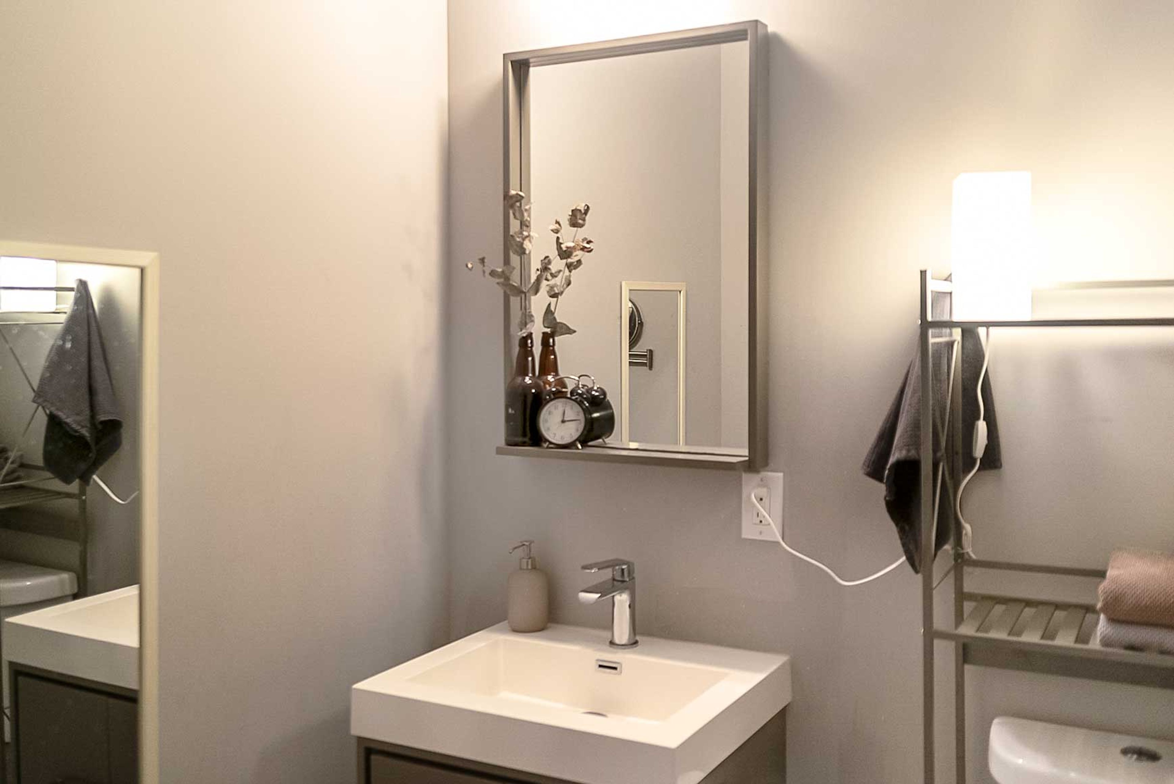 Full Bathroom | Towels Provided | Complimentary Toiletries