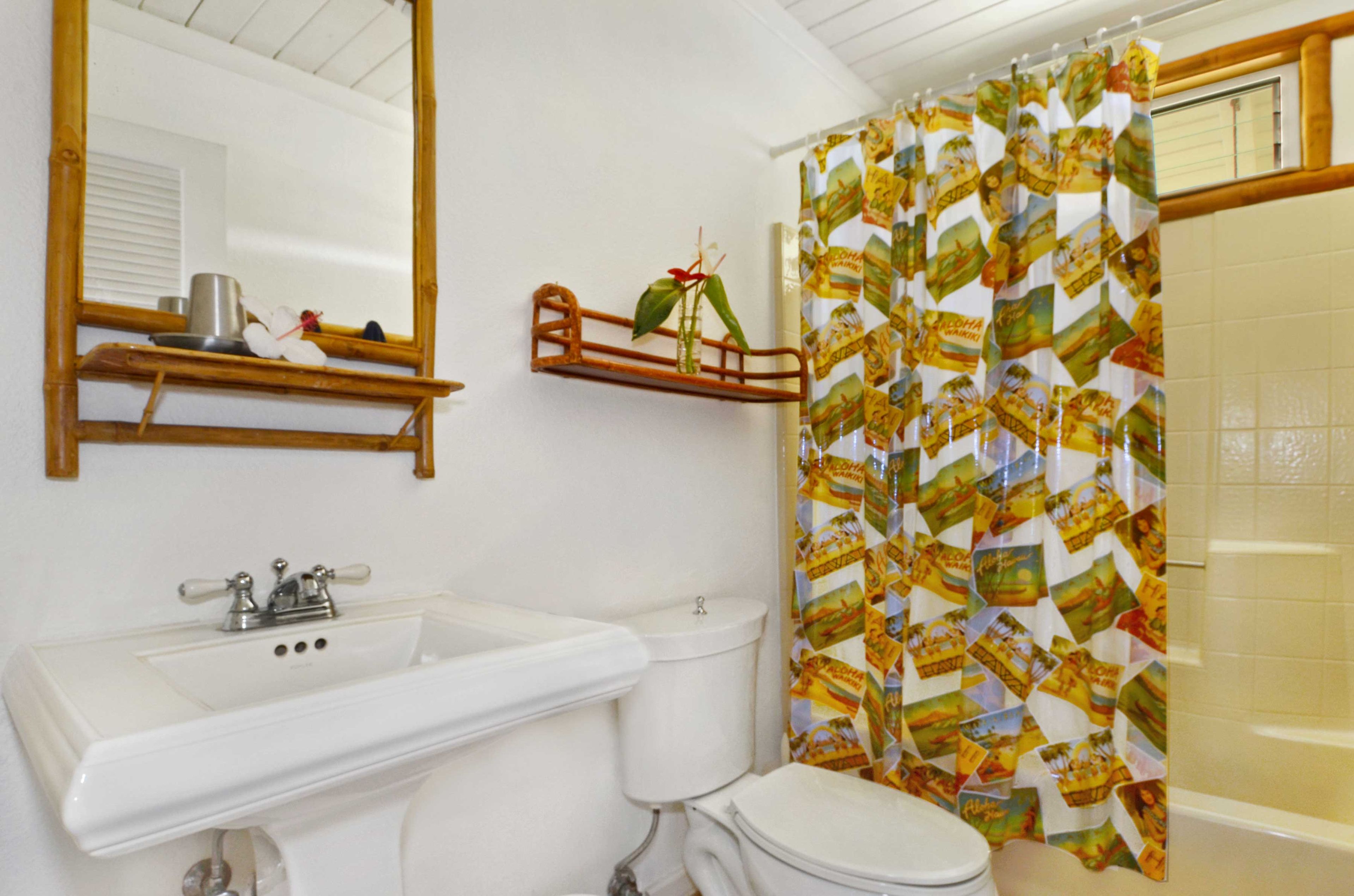 Full Bathroom | Complimentary Toiletries