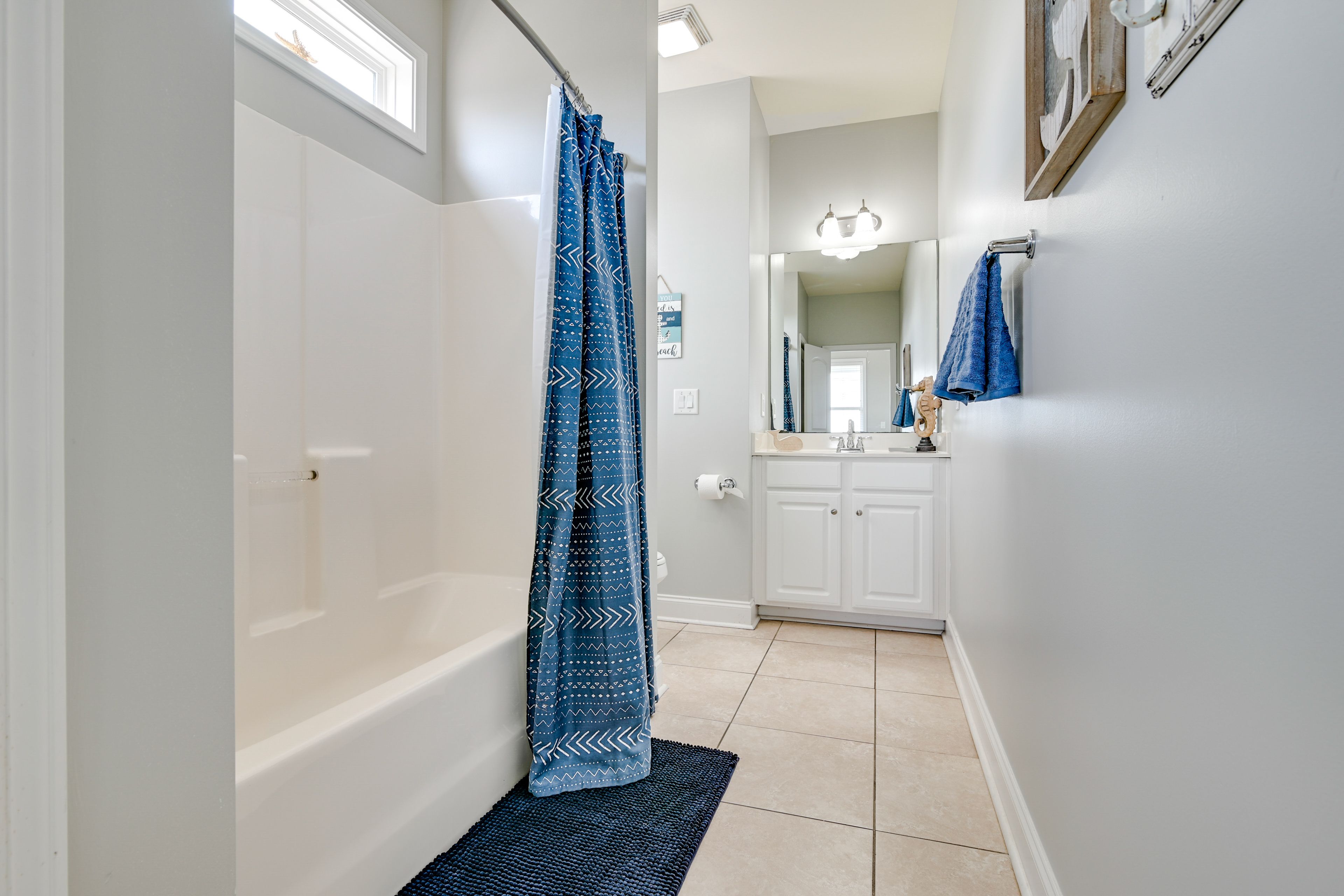 En-Suite Bath | Access via Bedroom 3 | 2nd Floor | Stairs Required