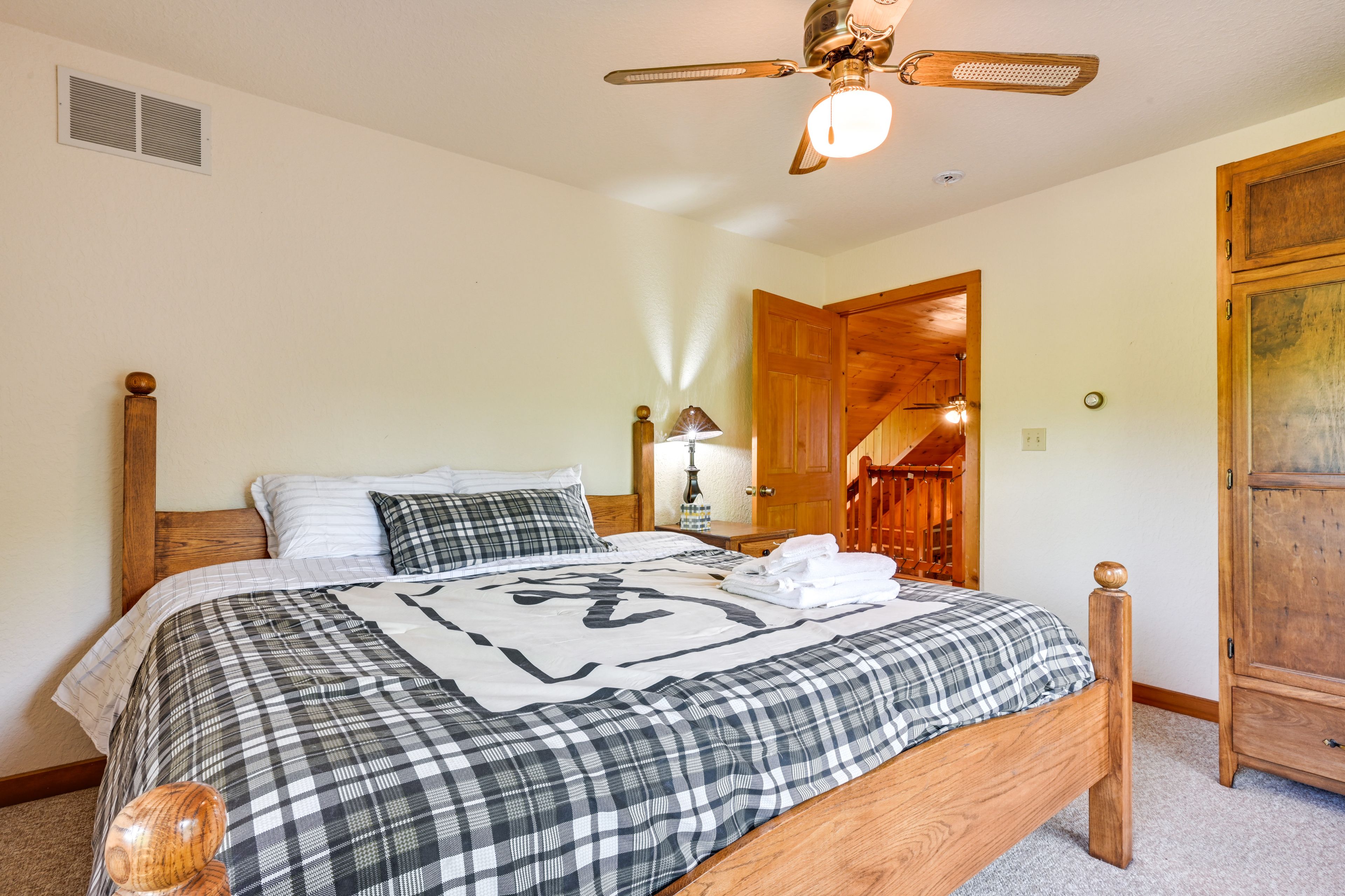 Bedroom 6 | King Bed