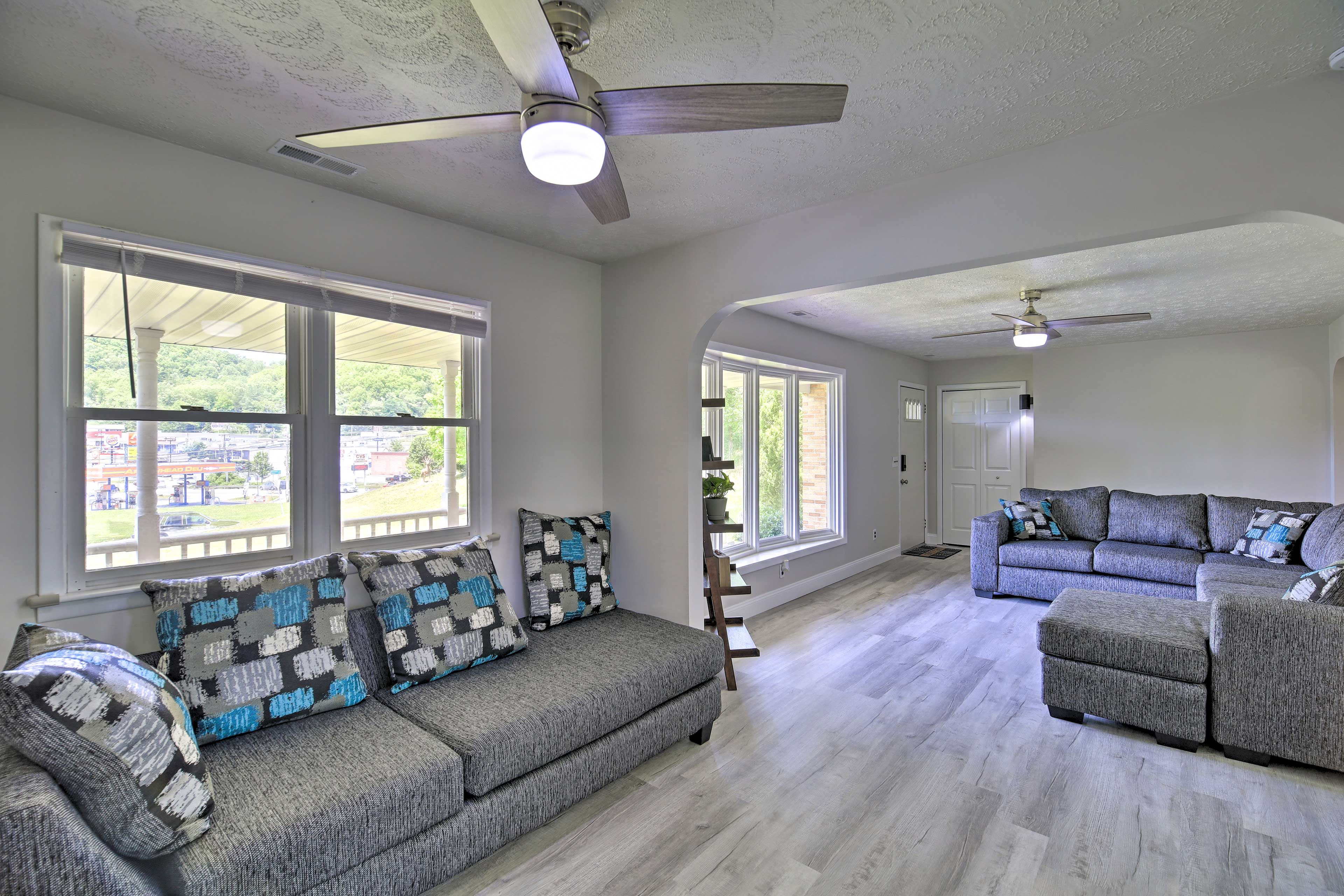 Living Room | Central Air Conditioning