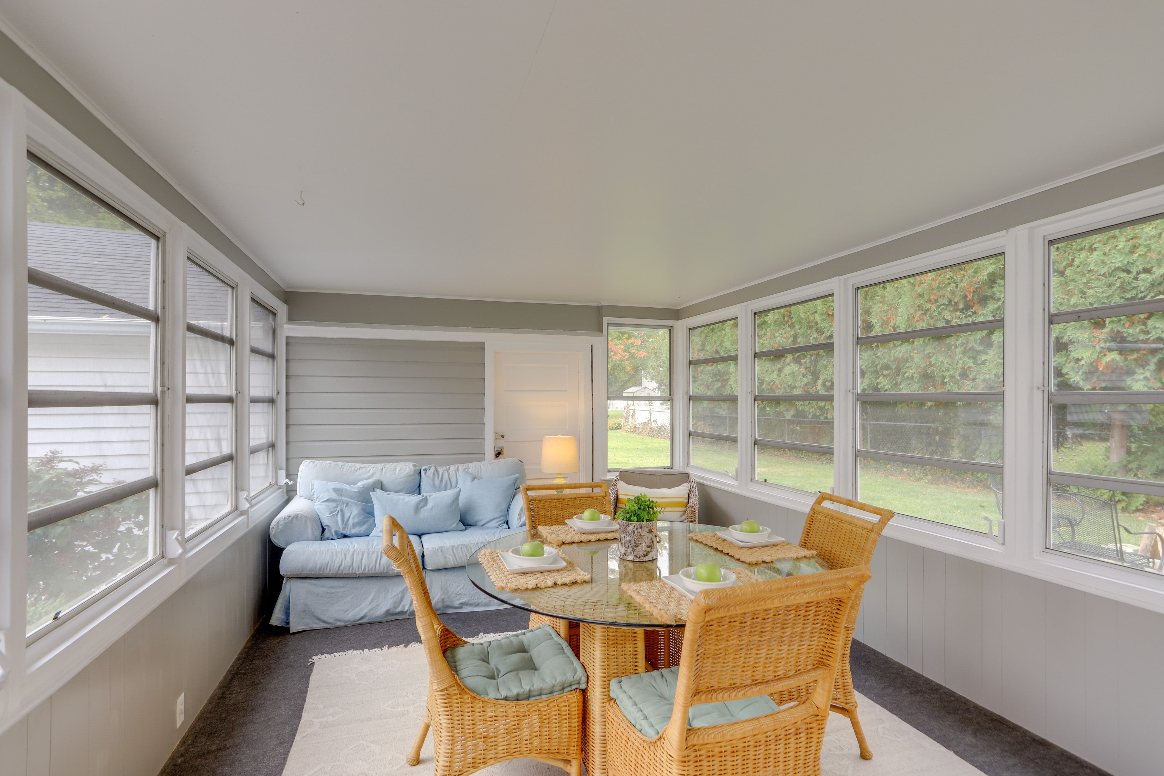 Furnished Screened Porch | 3-Season Room (Unheated)