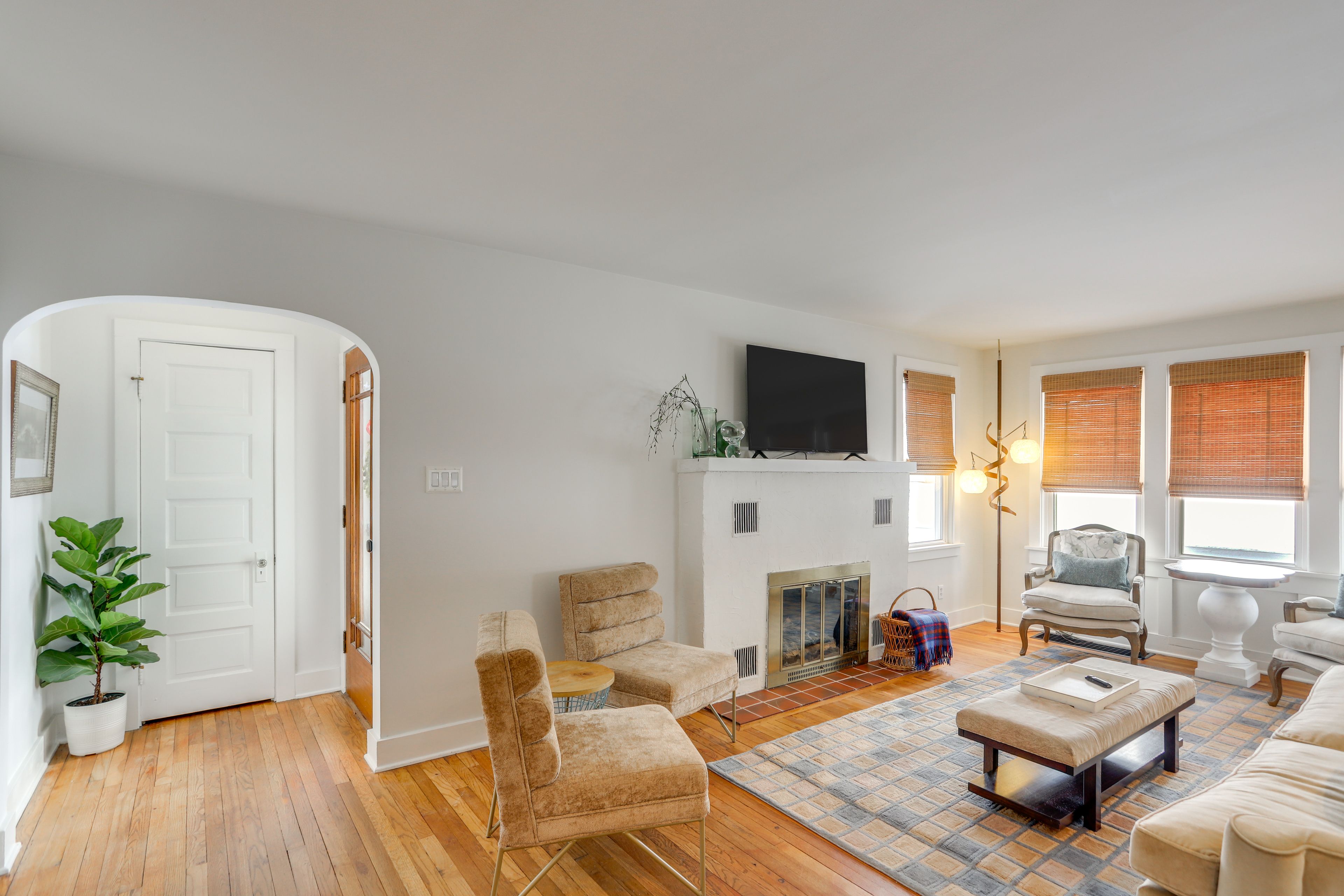 Living Room | Fireplace Not Available