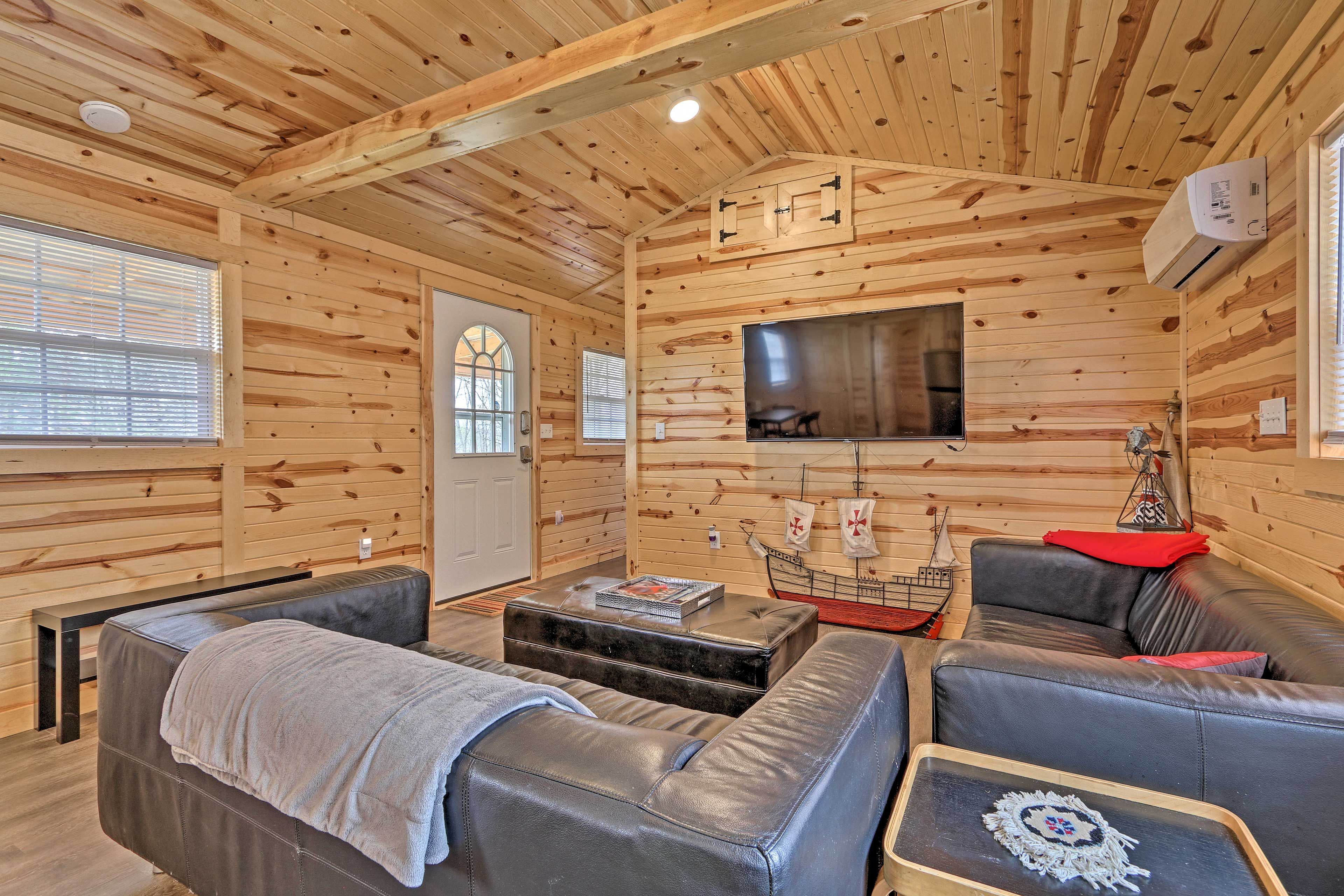 Living Room | A/C & Central Heat