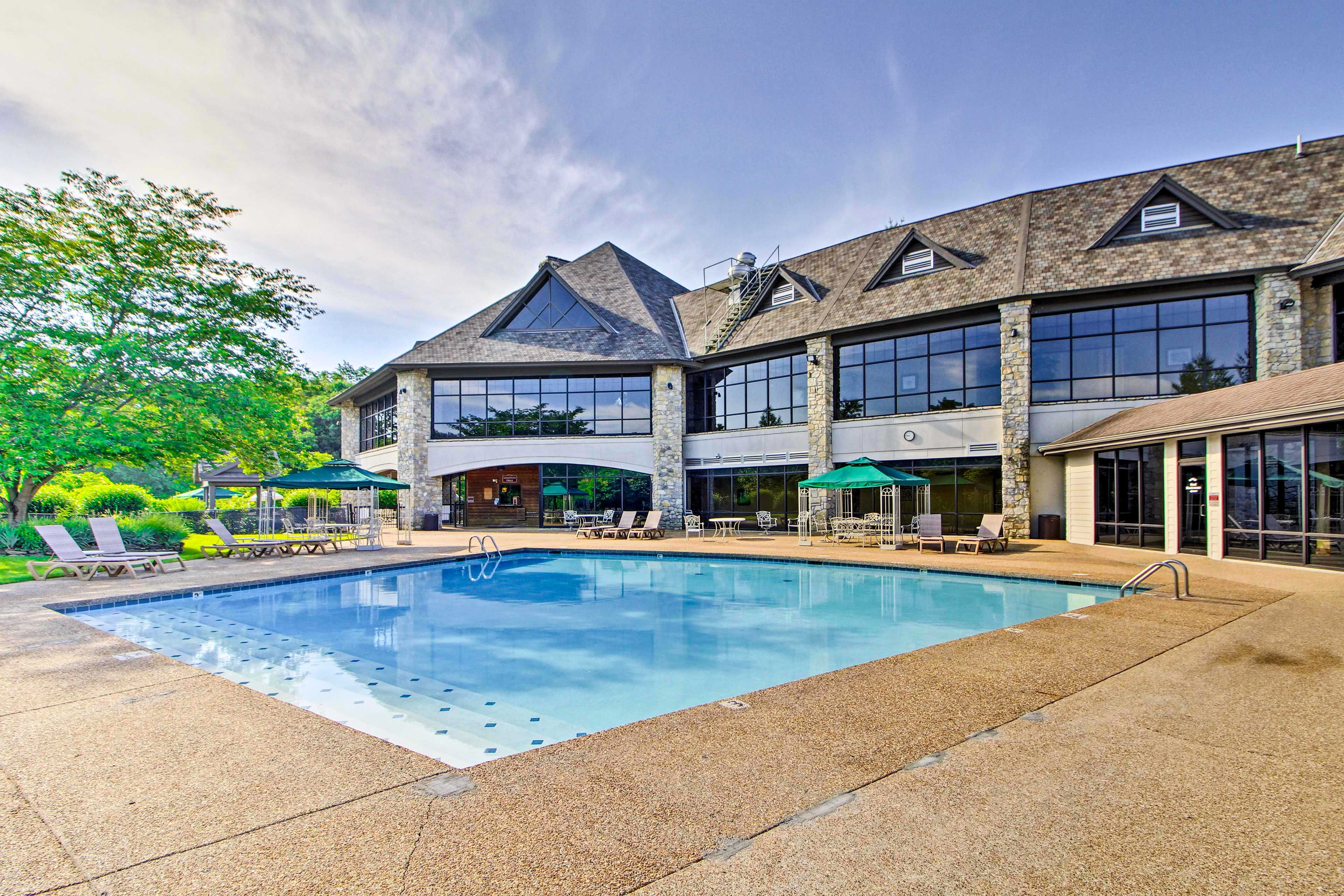 Community Amenities | Pool | Hot Tub