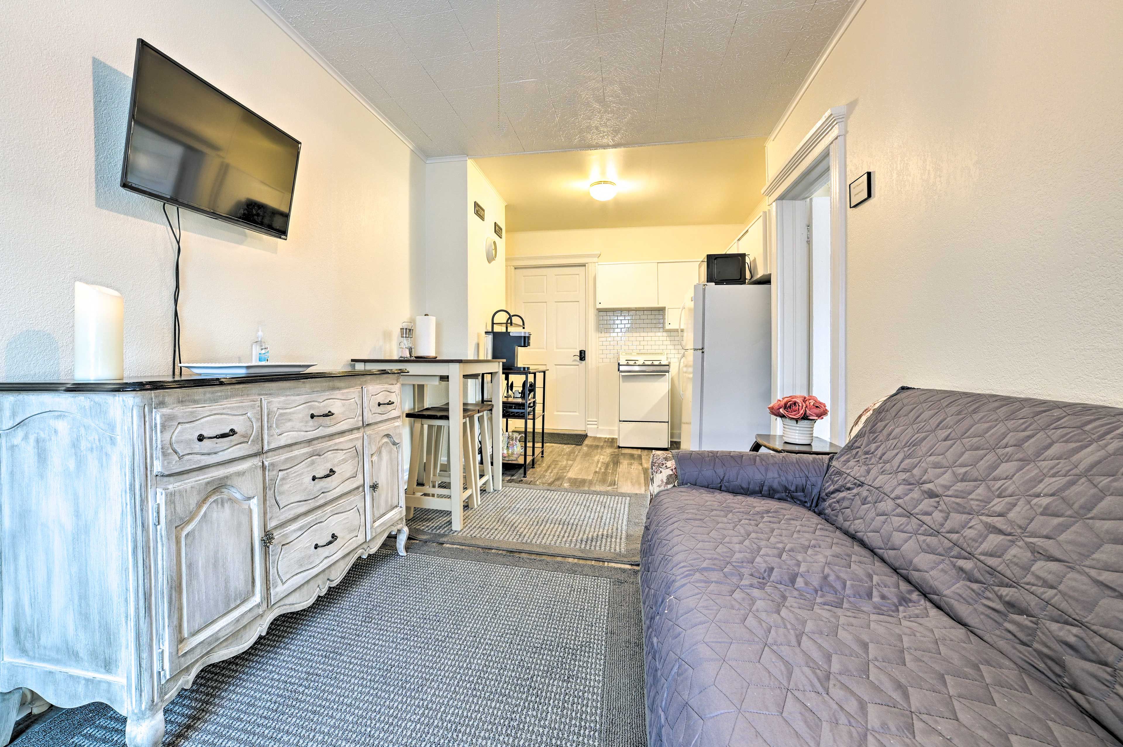 Living Room | Kitchen | Suitable for Children + Elderly
