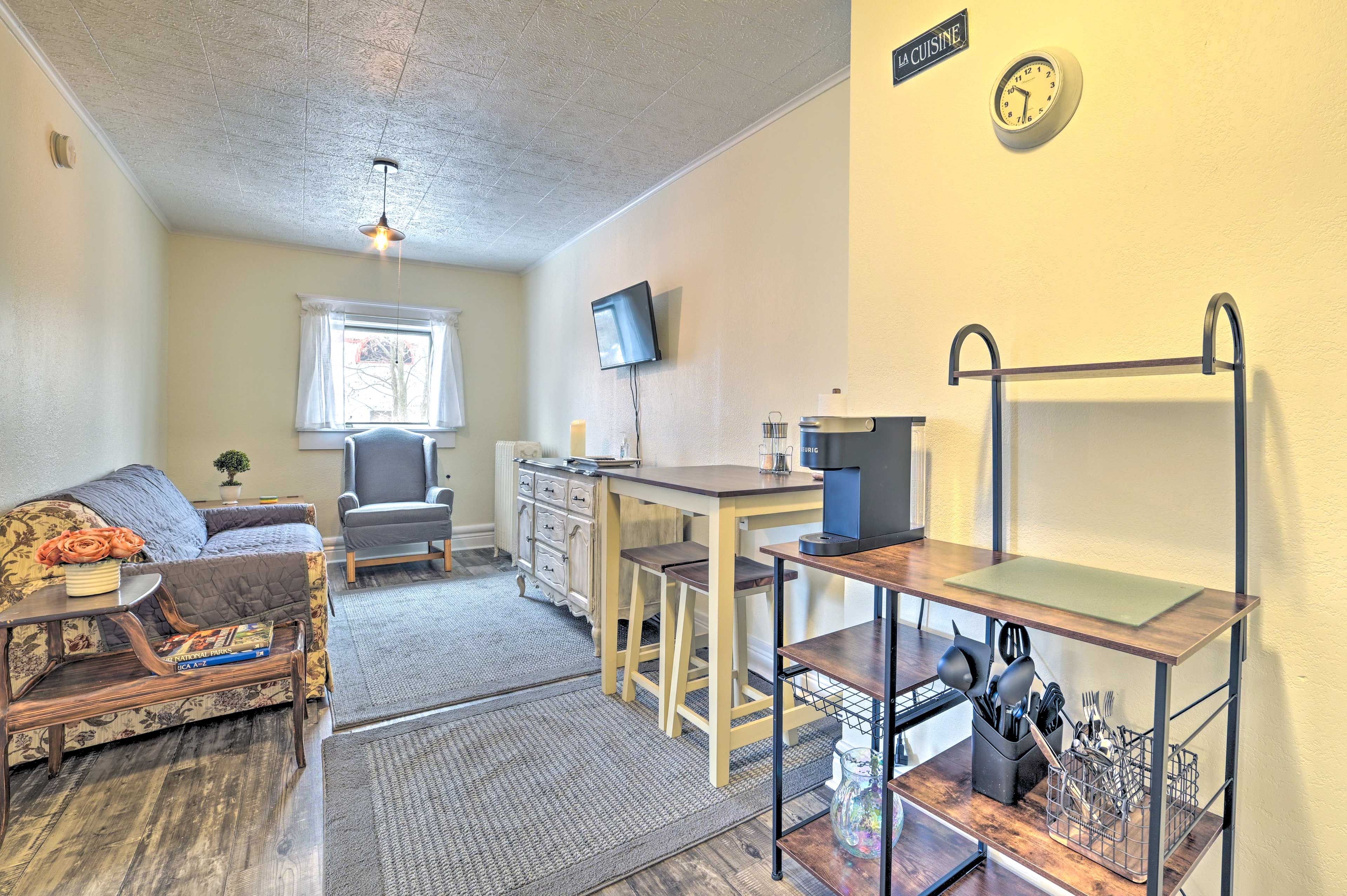 Living Room | Kitchen | Central Heating