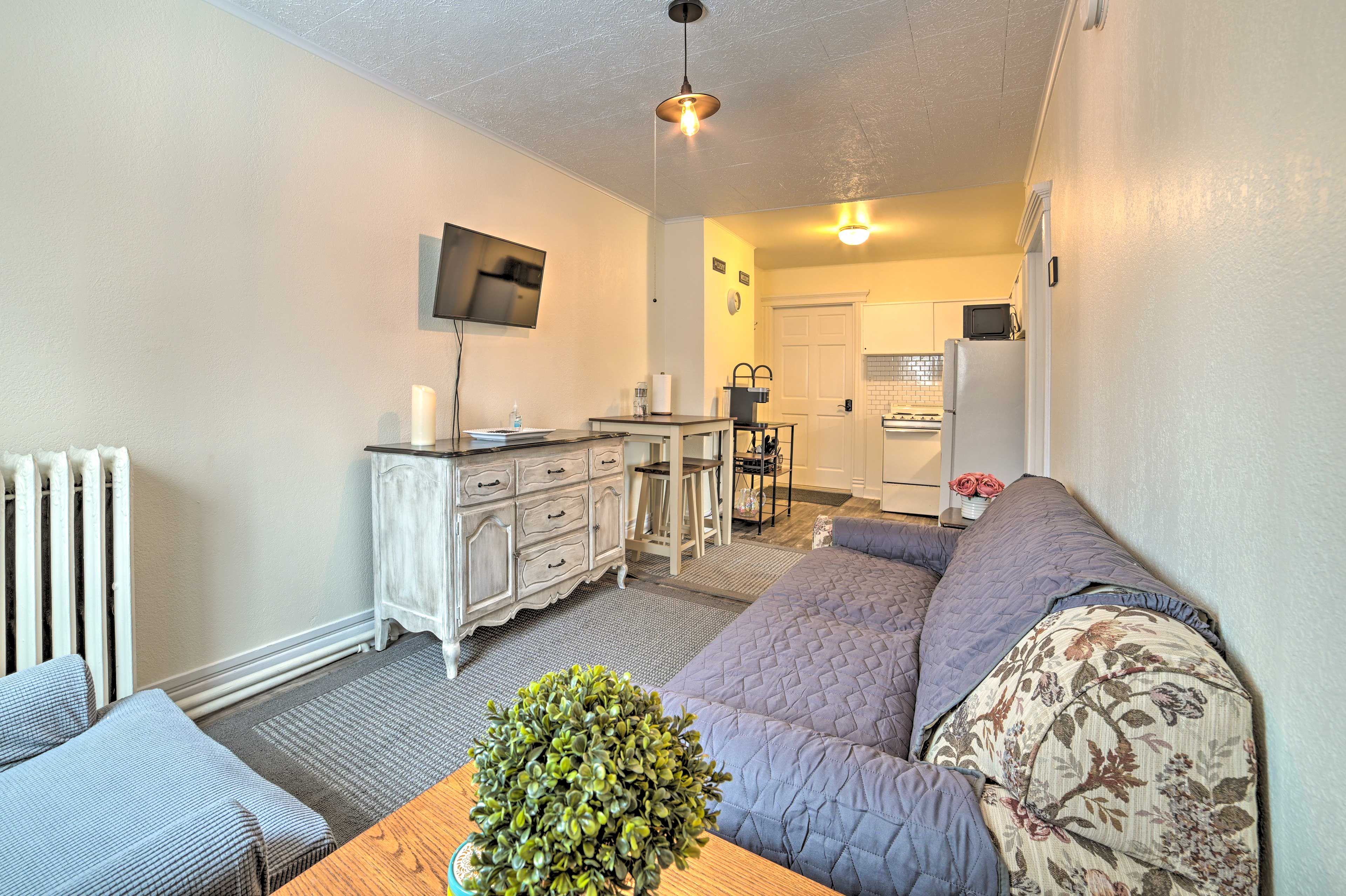 Sault Sainte Marie Vacation Rental | 1BR | 1BA | Stairs Required | 480 Sq Ft