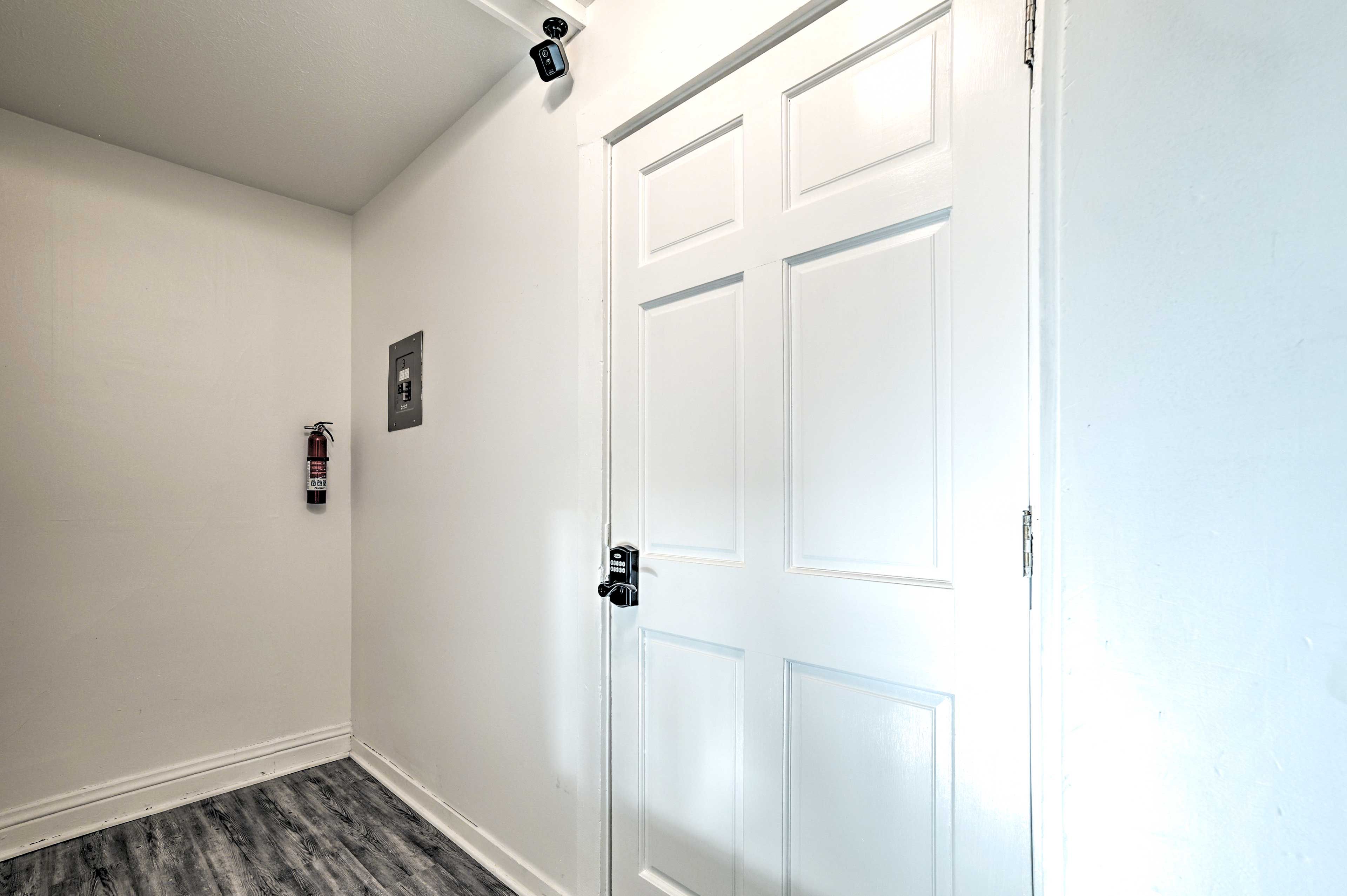 Unit Entrance | Keyless Entry