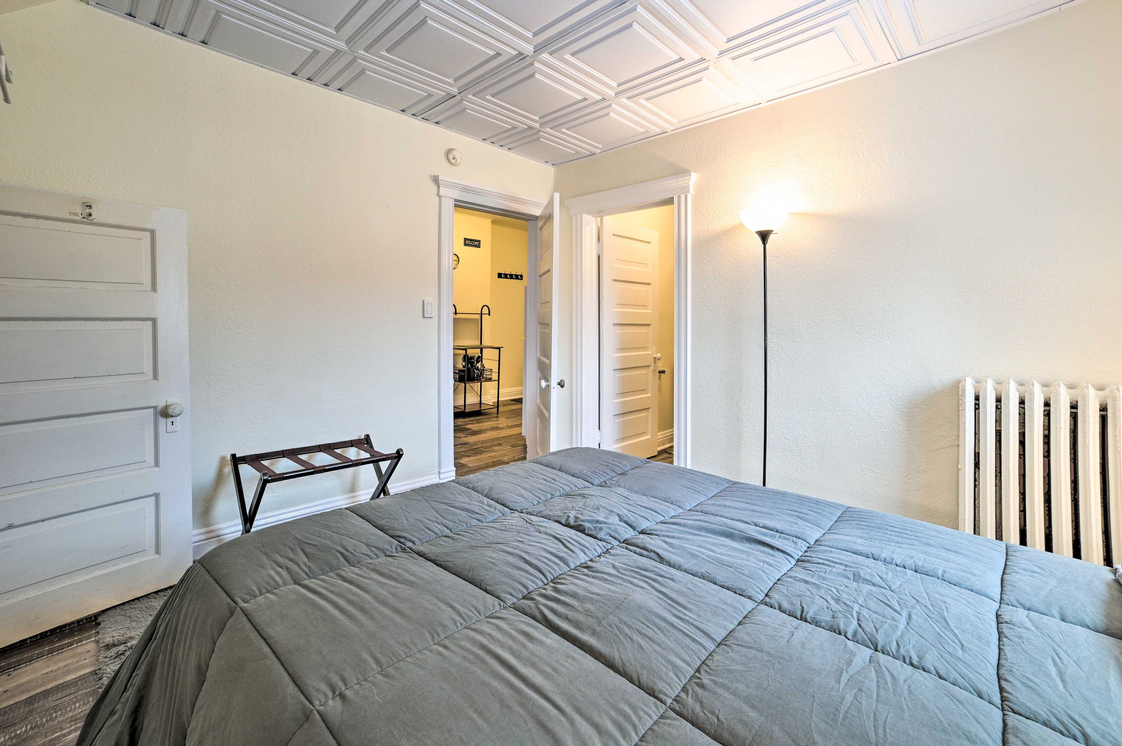 Bedroom | Free WiFi