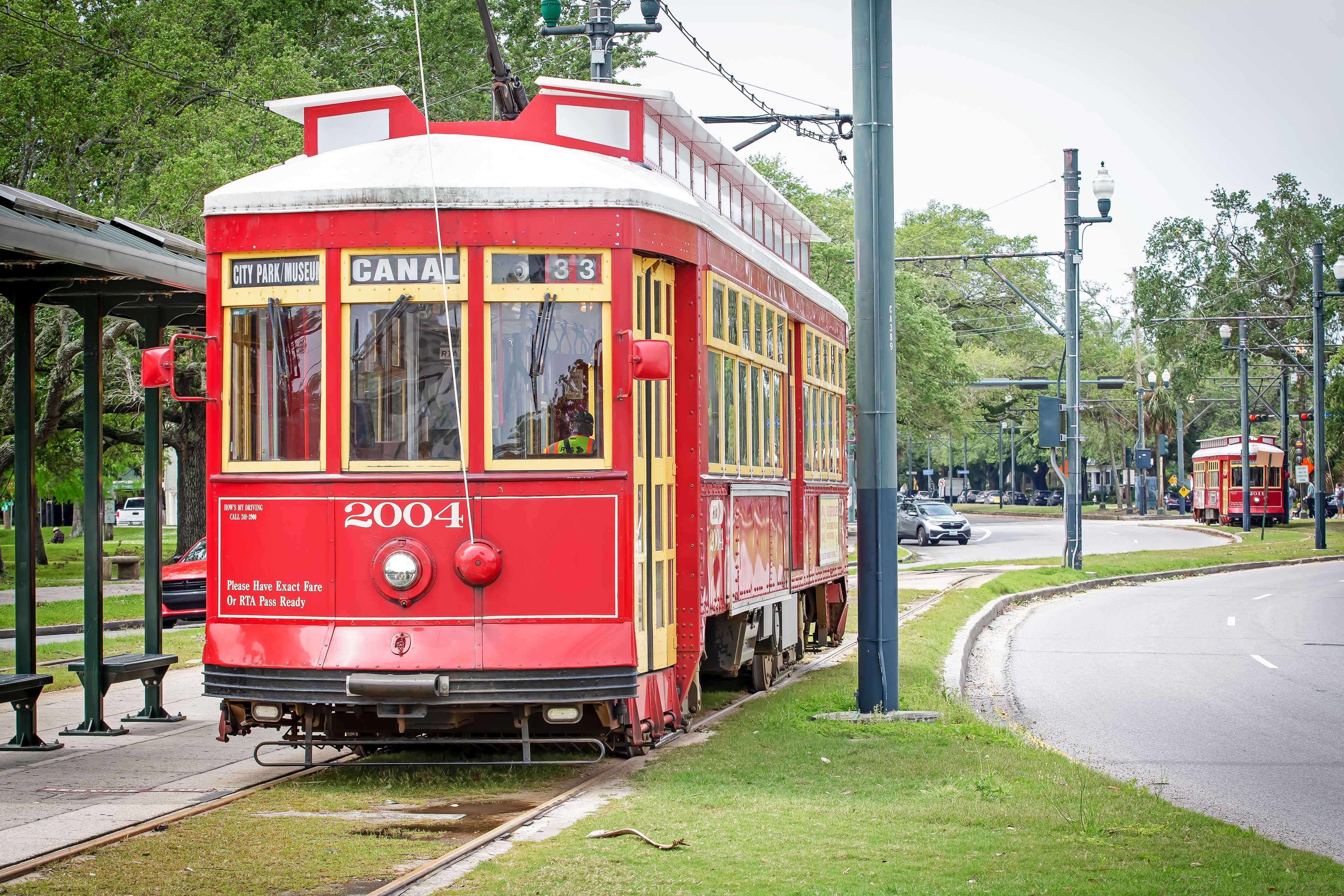 Walk to Canal Street Trolley Stop