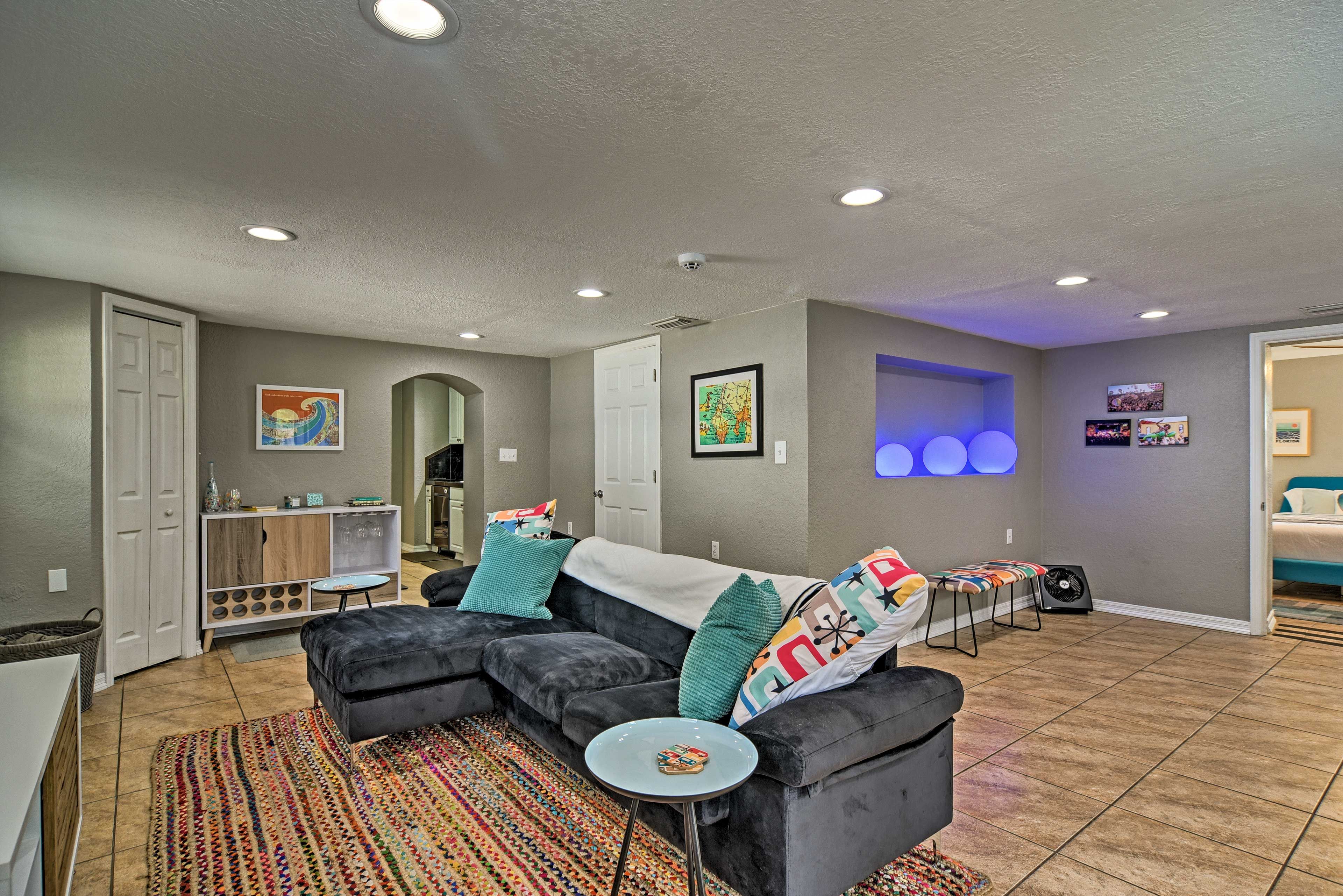 Living Room | Free WiFi