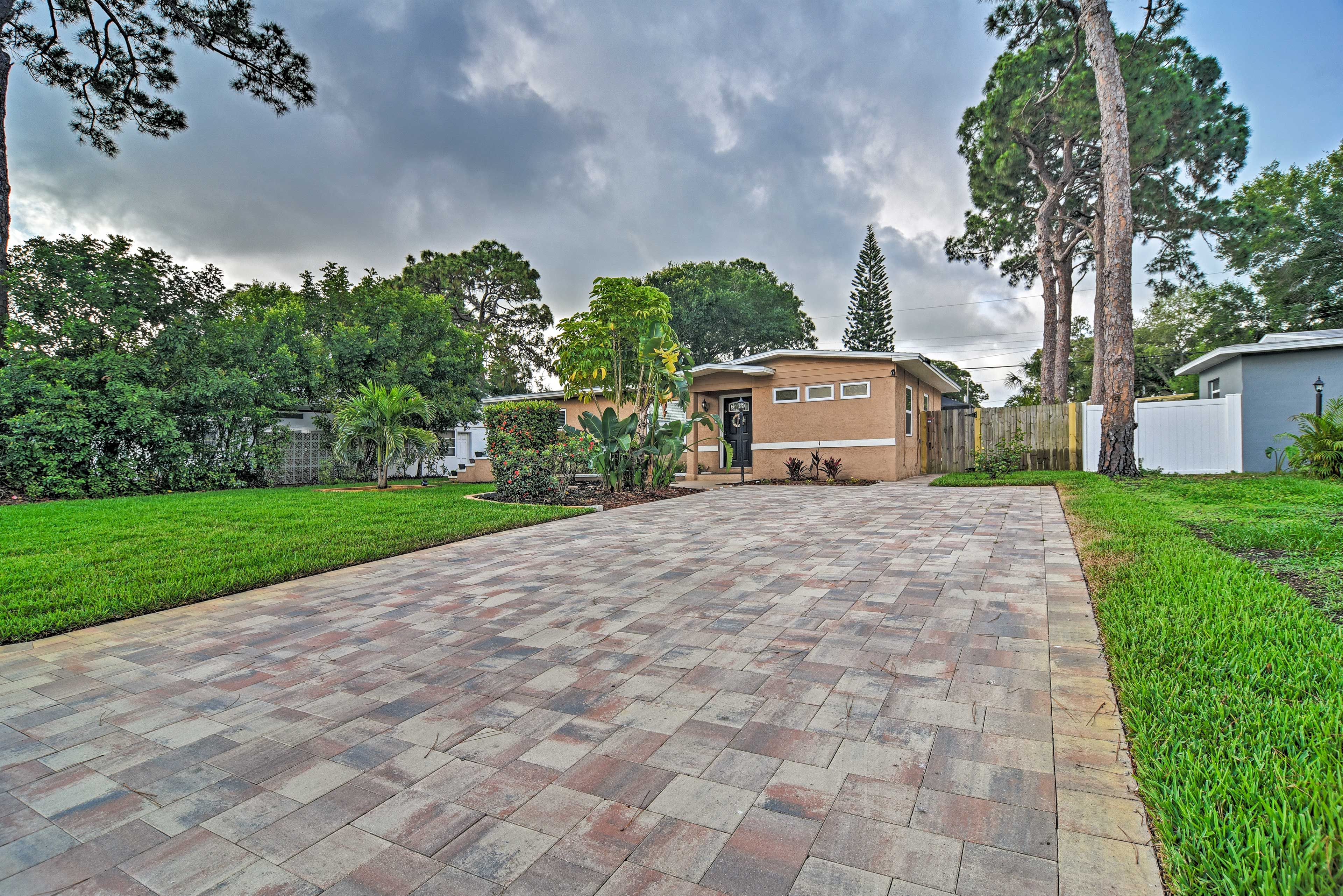 House Exterior | Keyless Entry | 1 Exterior Security Camera | 2 Steps to Access