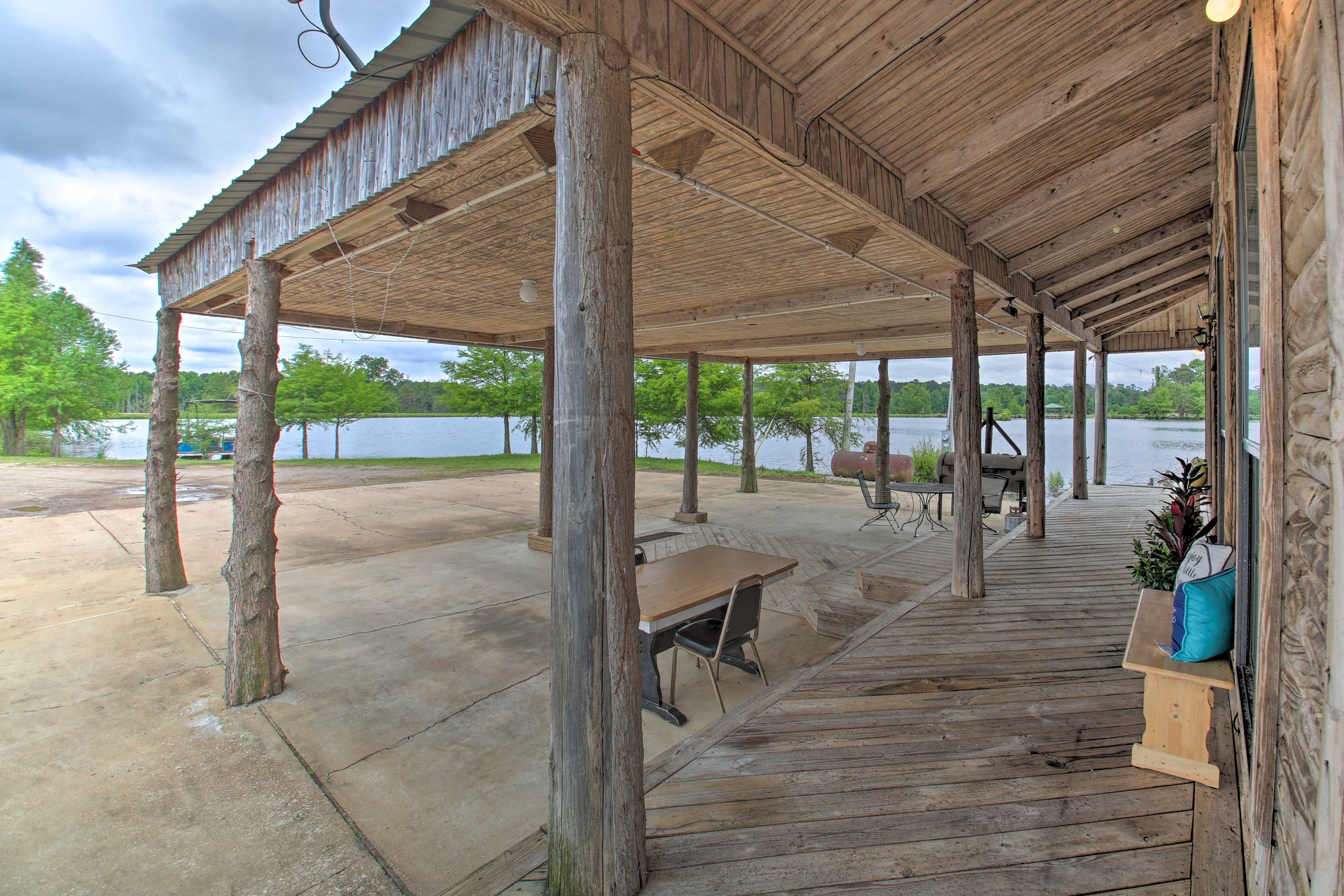 Furnished Patio