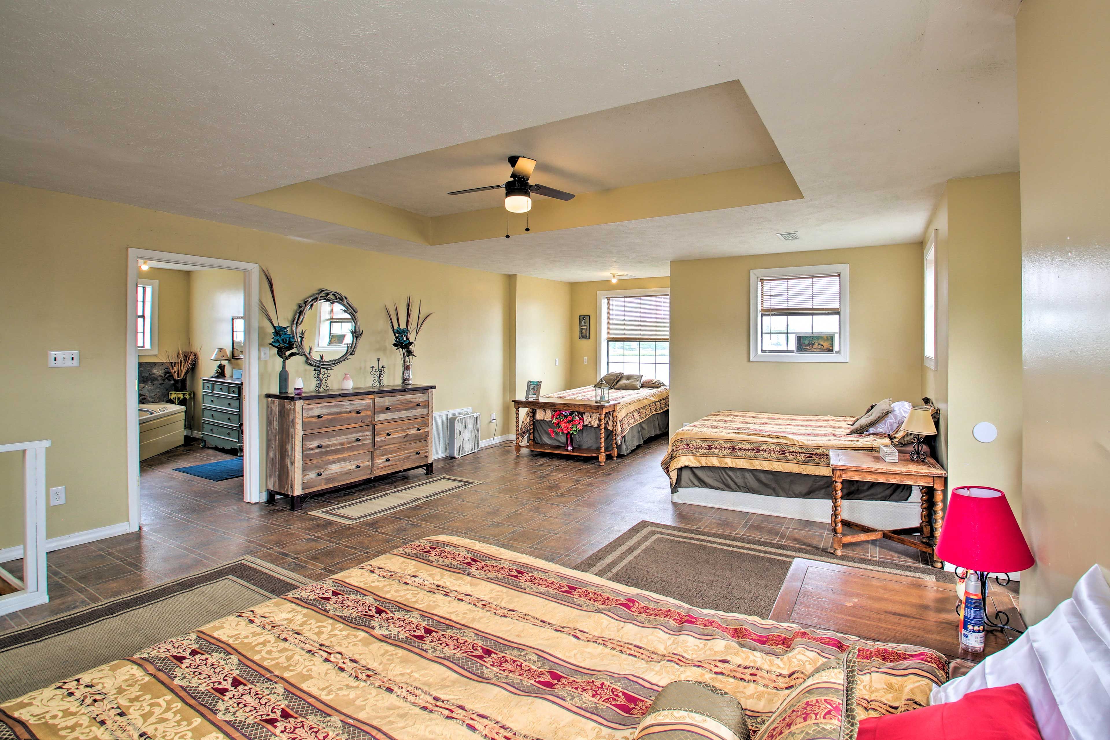 Bedroom 1 | 2 Queen Beds