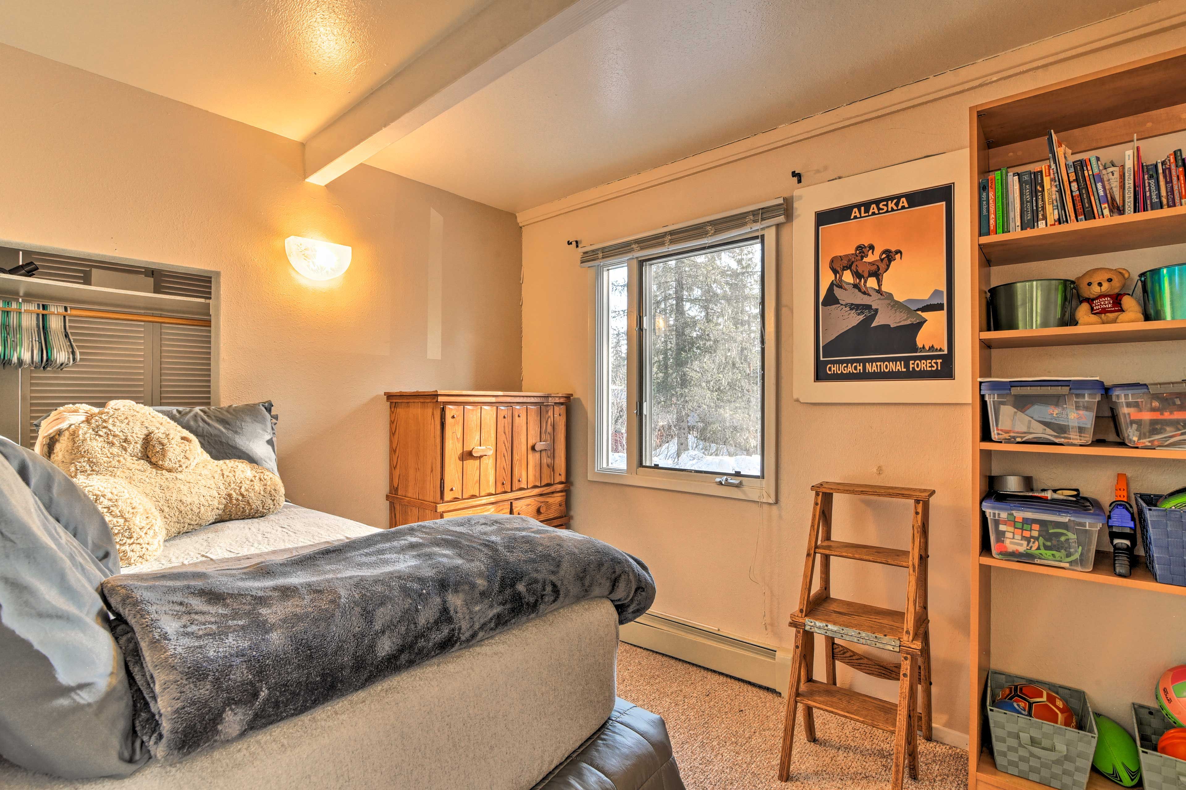 Bedroom 2 | Twin Bed, Twin Trundle Bed