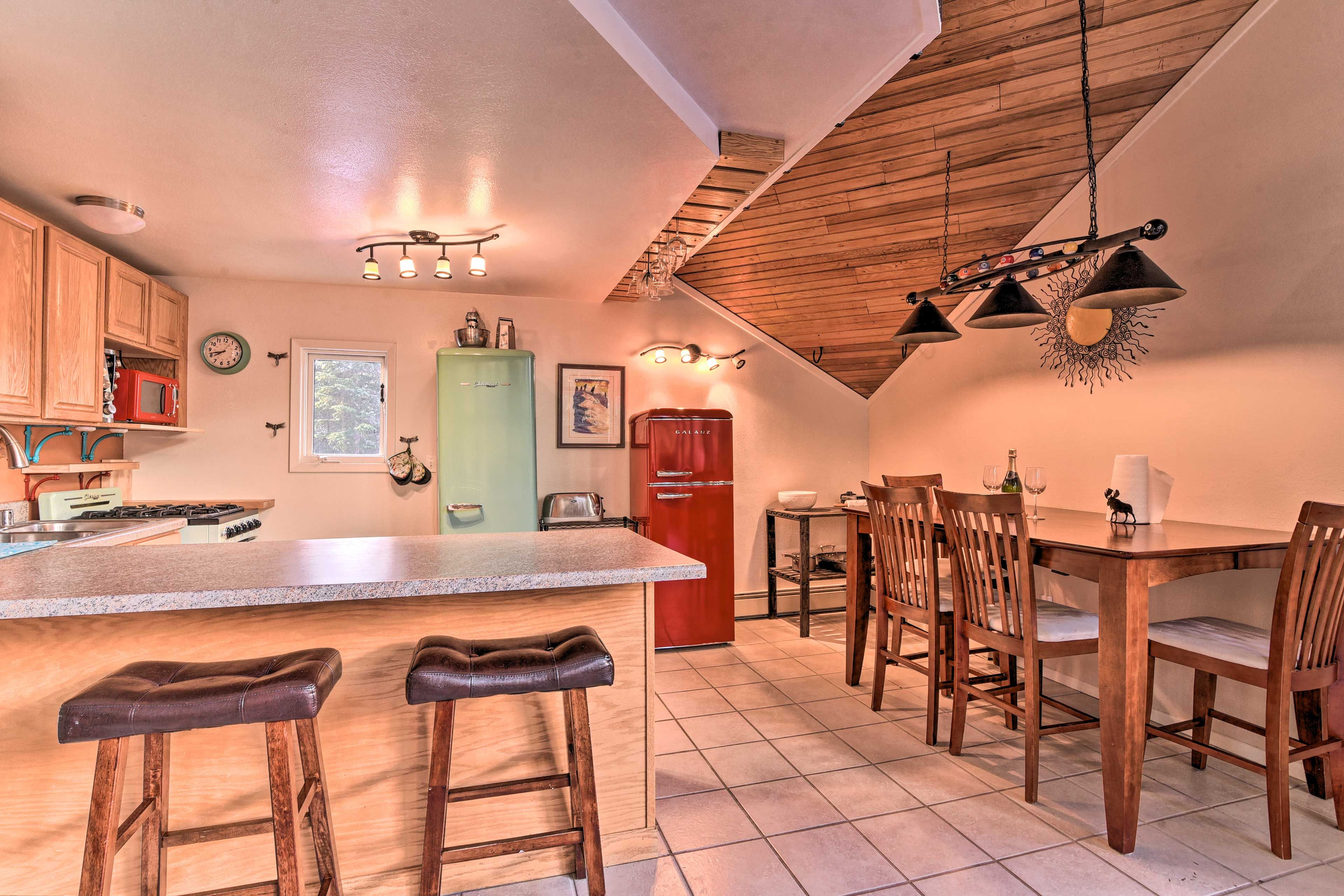 Kitchen | Dishware/Flatware
