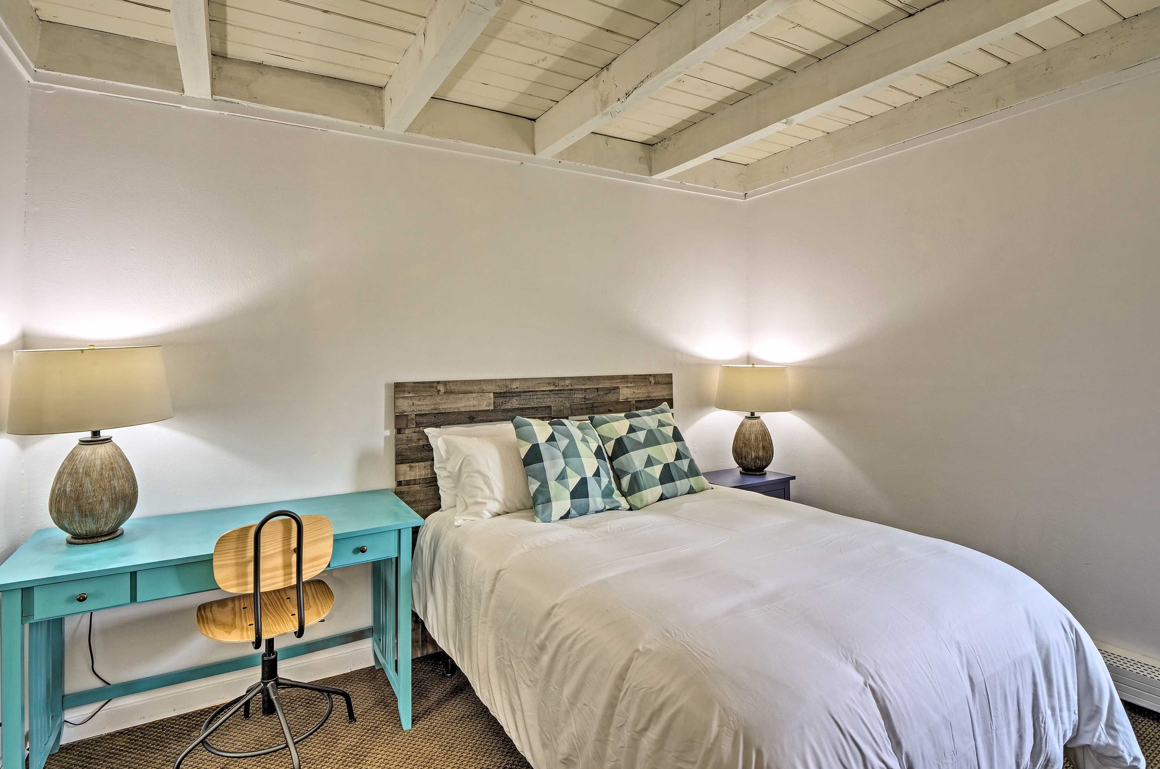 Bedroom 2 | Full Bed | Workspace