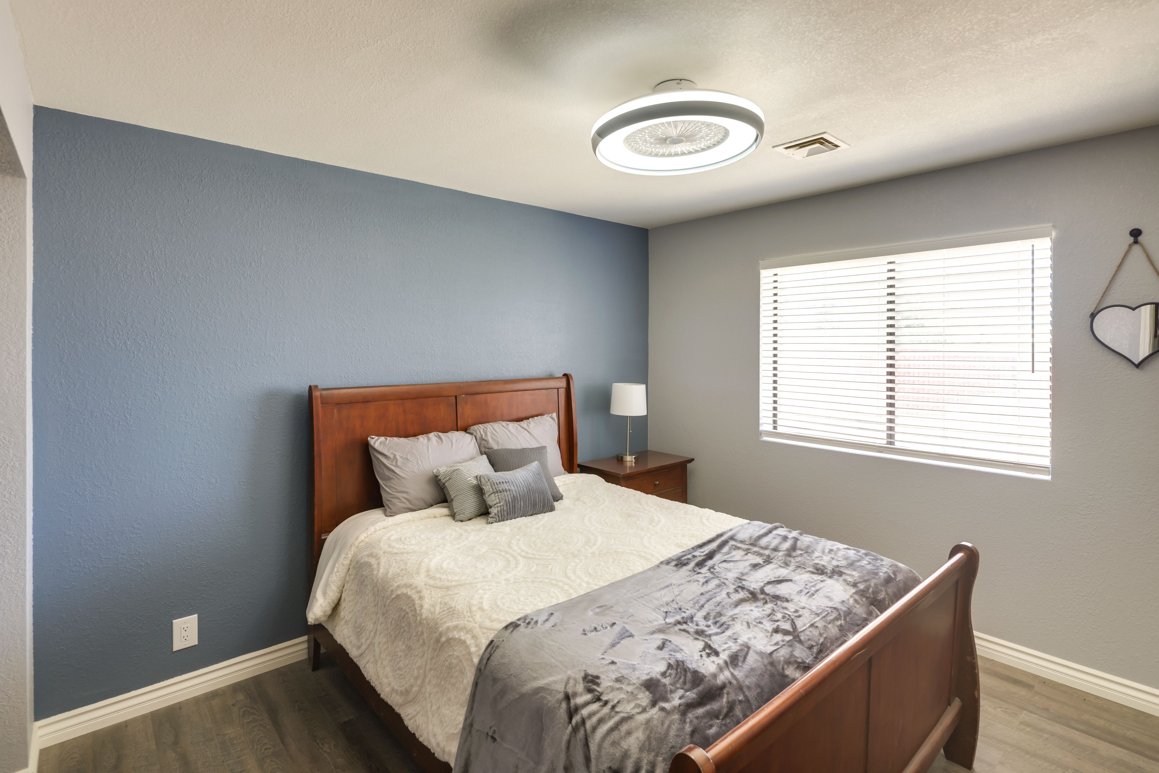 Bedroom 3 | Queen Bed