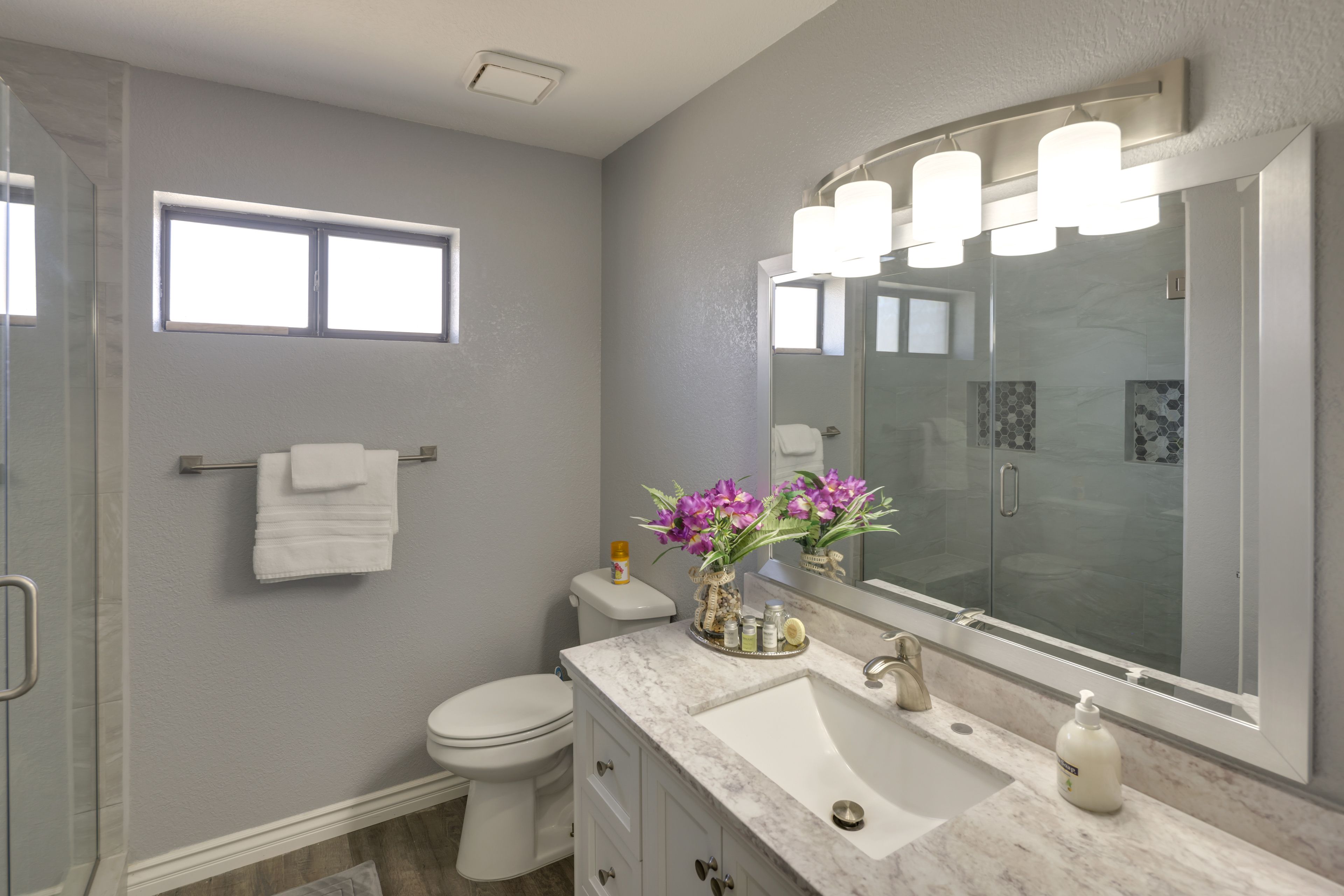 Bathroom | Hair Dryer | Towels Provided