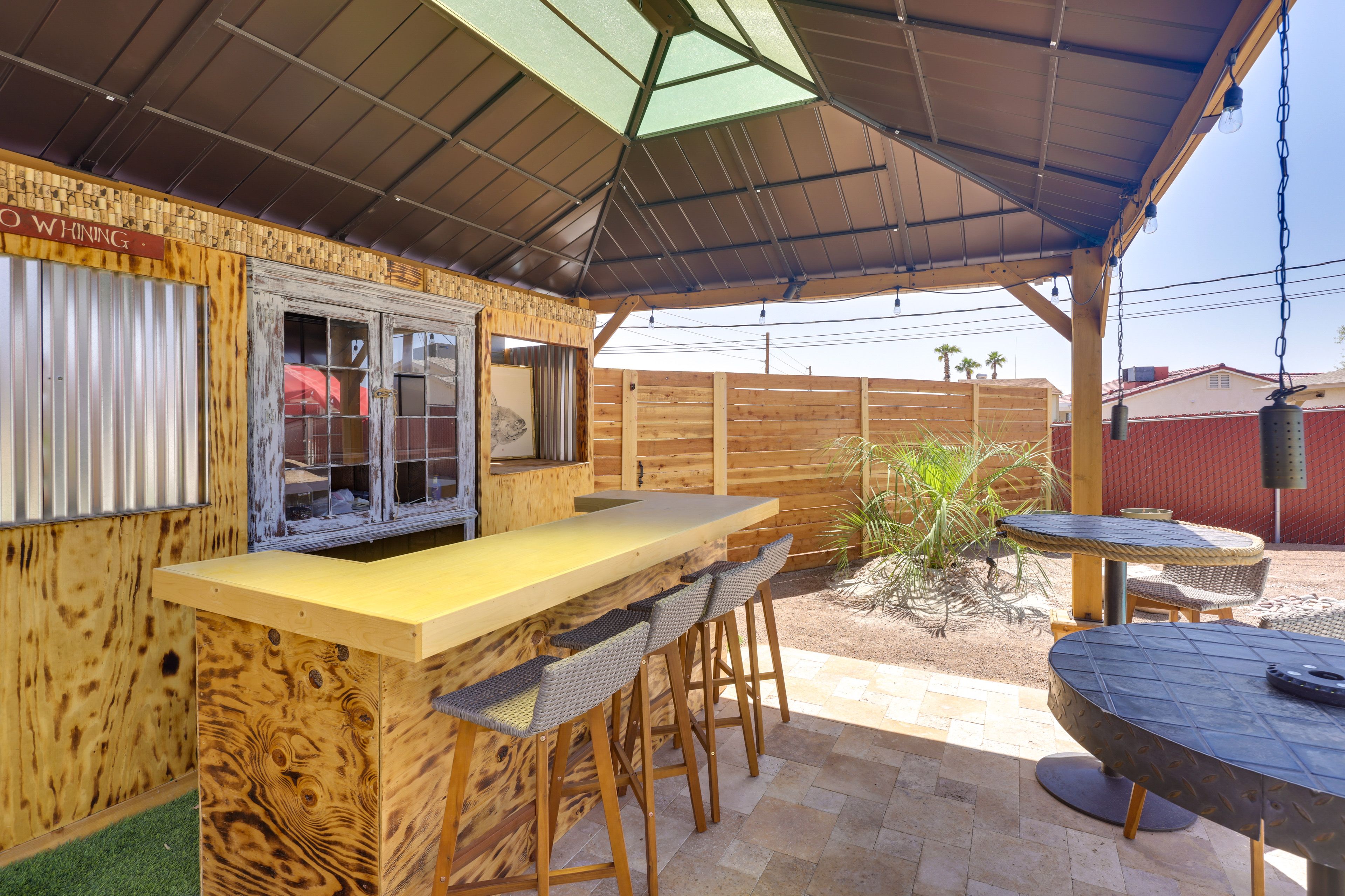 Exterior Space | Bar | Smart TV