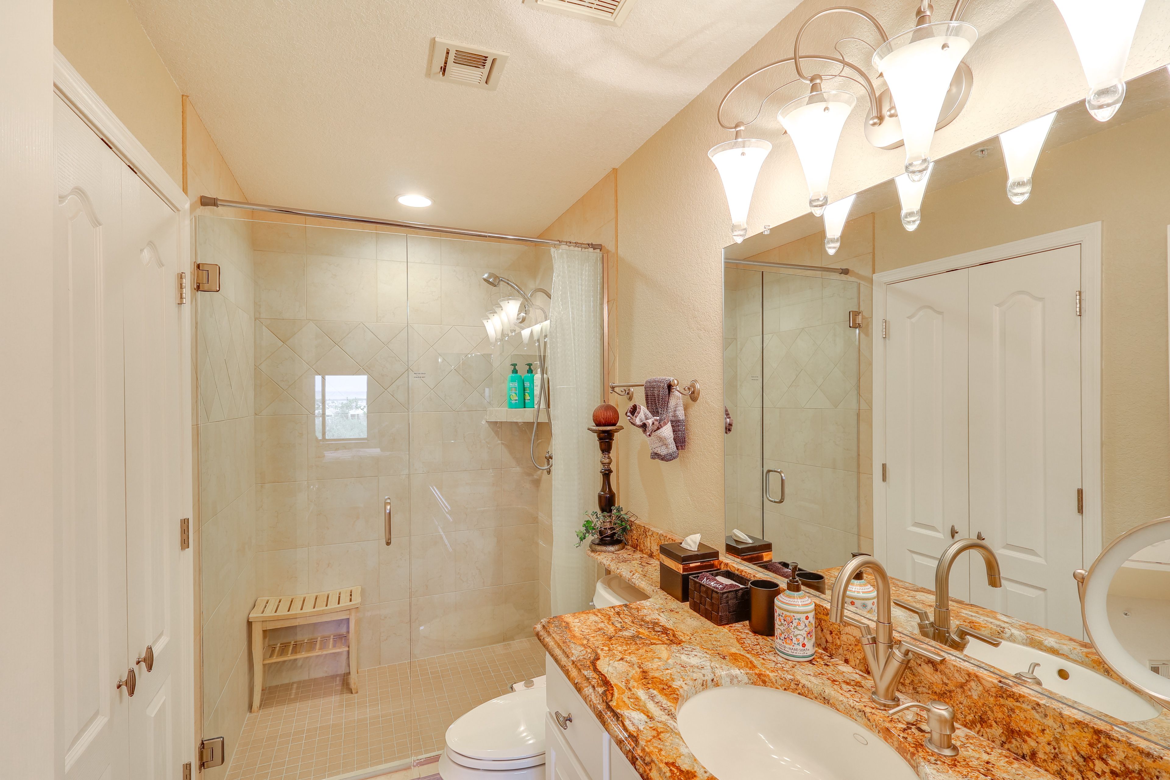 En-Suite Bathroom