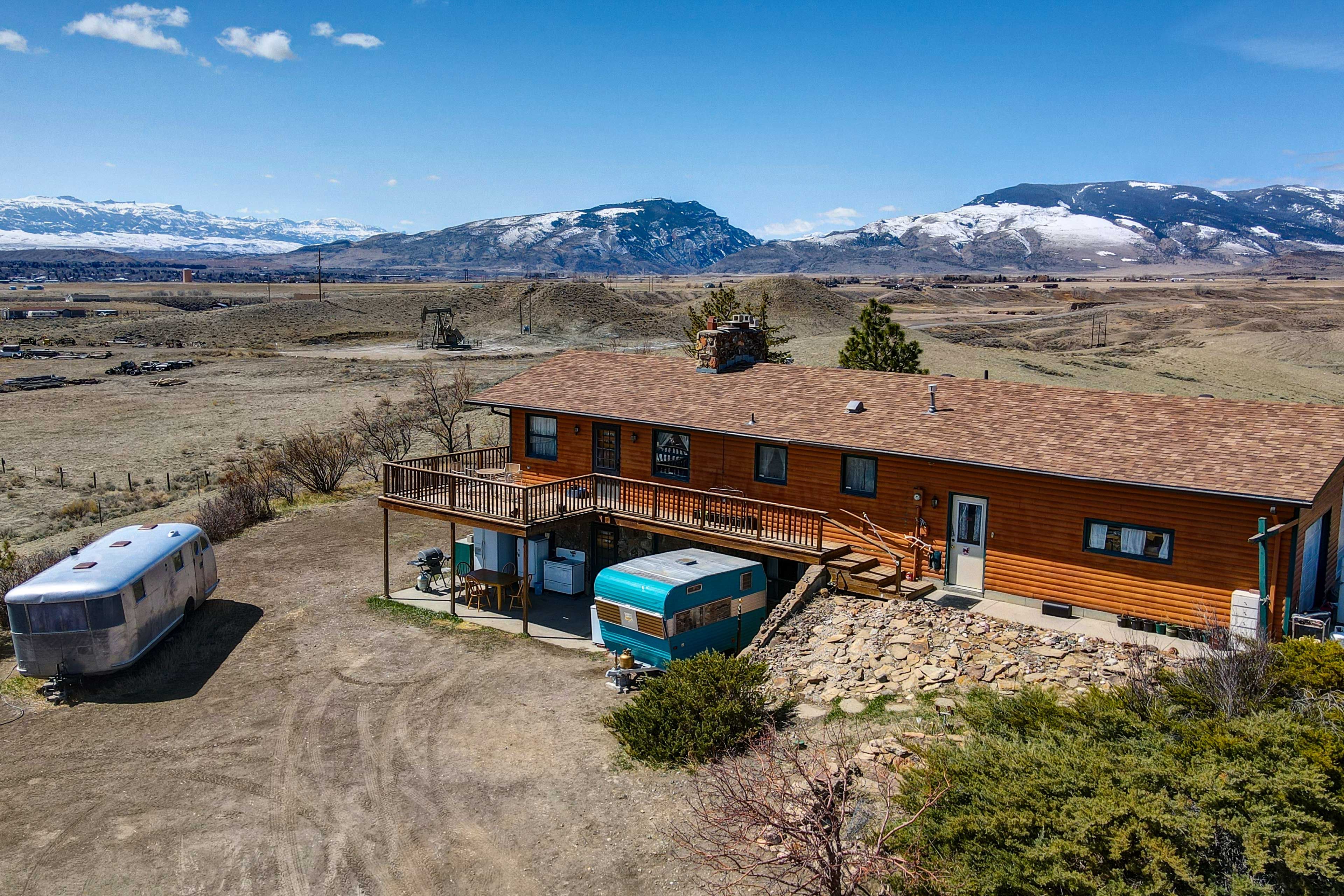 Home Exterior | Driveway Parking