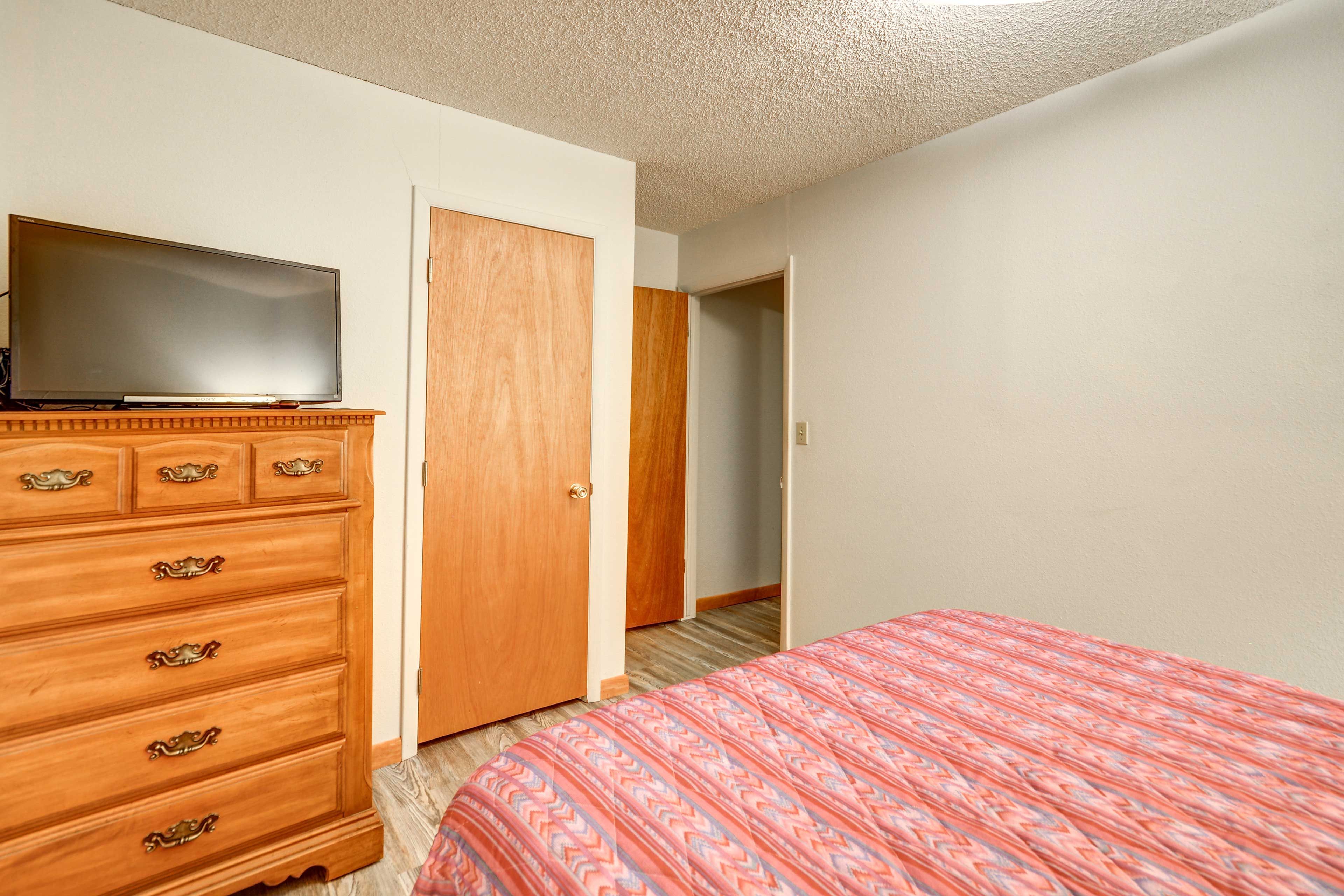 Bedroom 2 | Smart TV