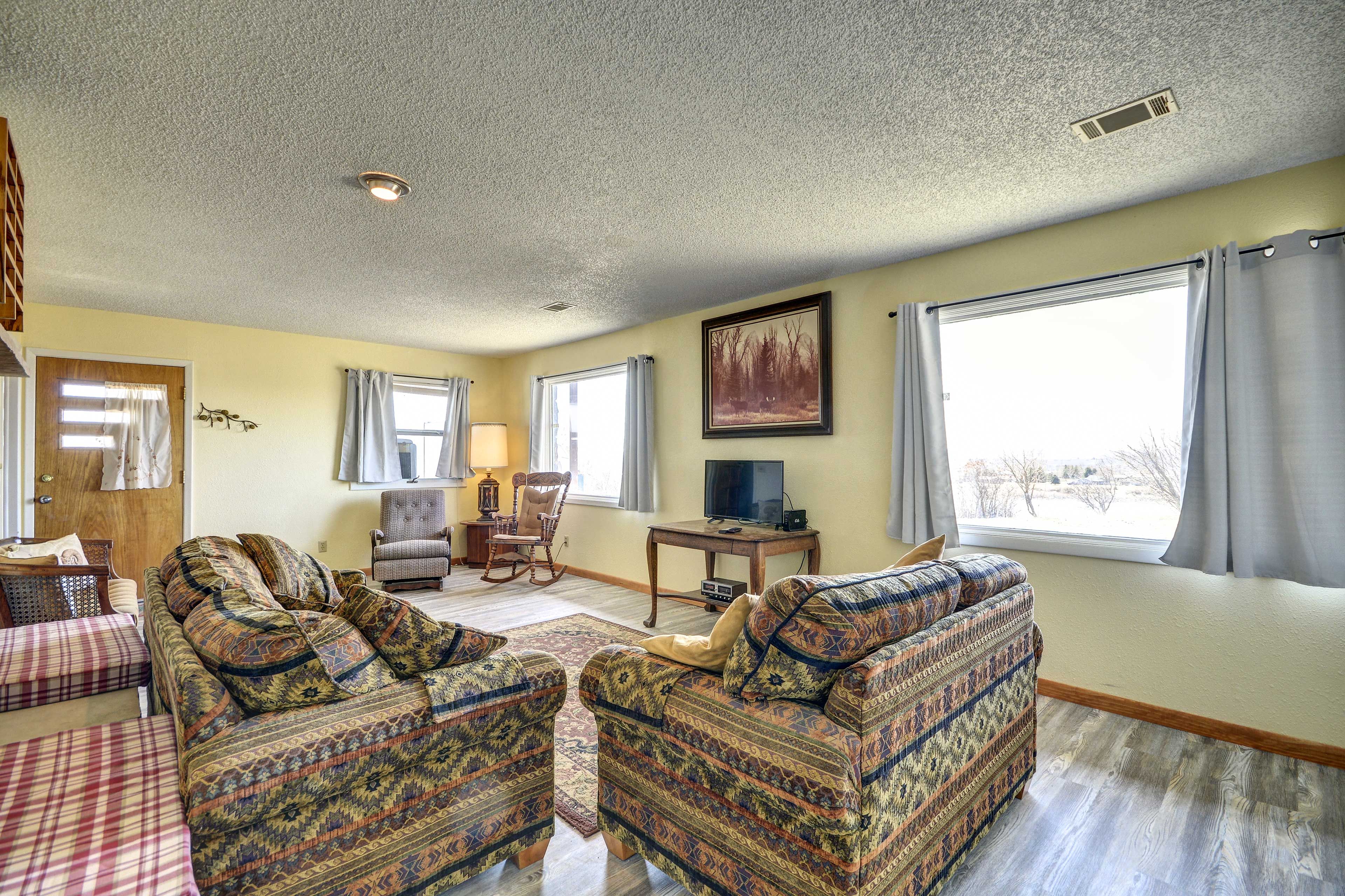 Living Area | Smart TV | Free WiFi