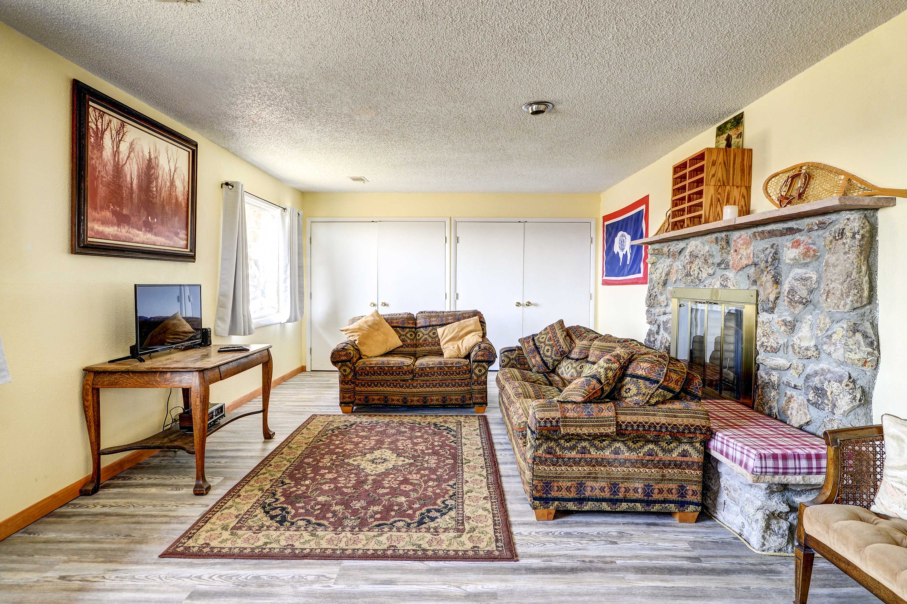 Cody Vacation Rental | 2BR | 1BA | 1,000 Sq Ft | Ground-Floor Unit