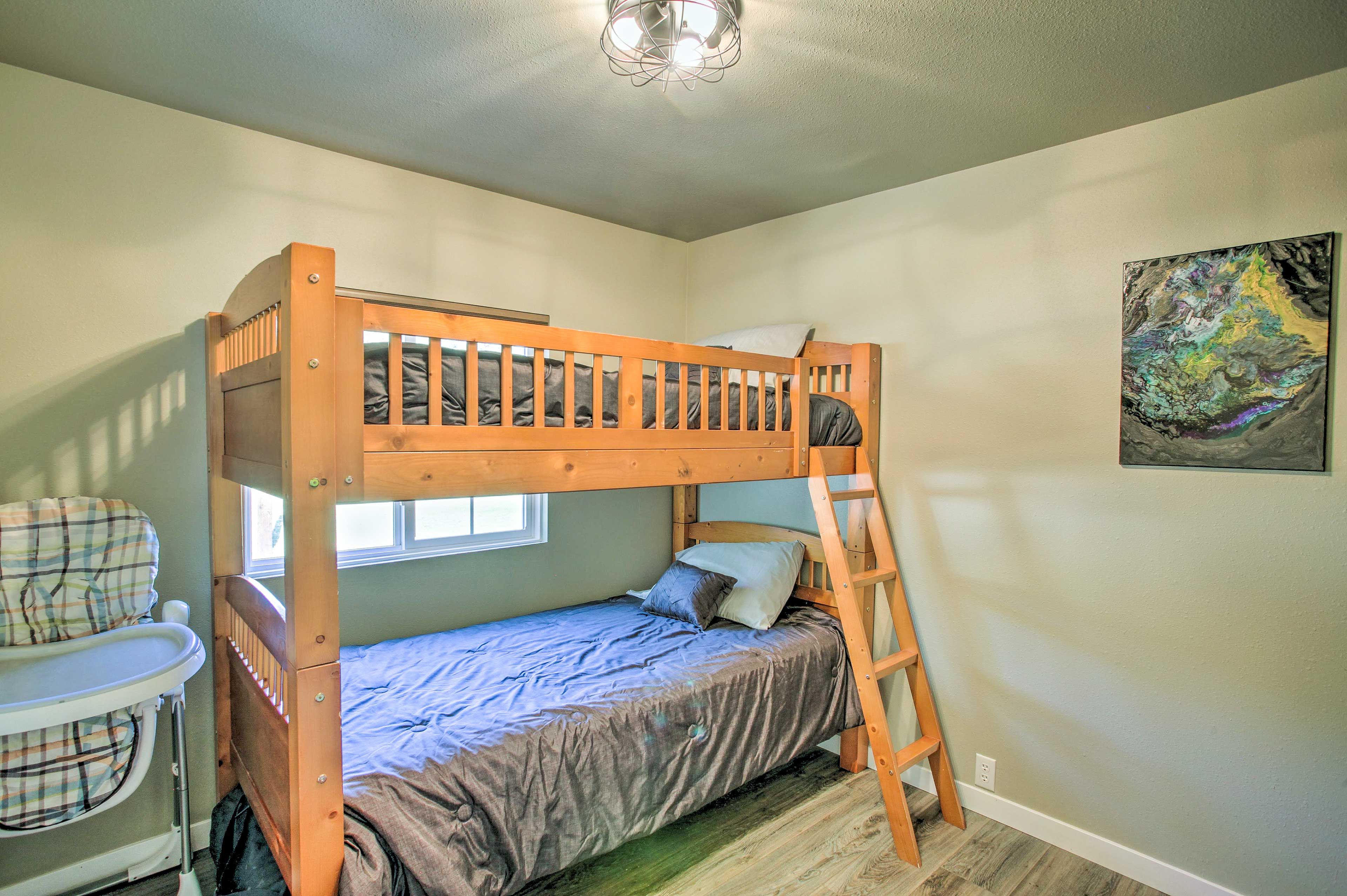 Bedroom 3 | Twin Bunk Bed | High Chair