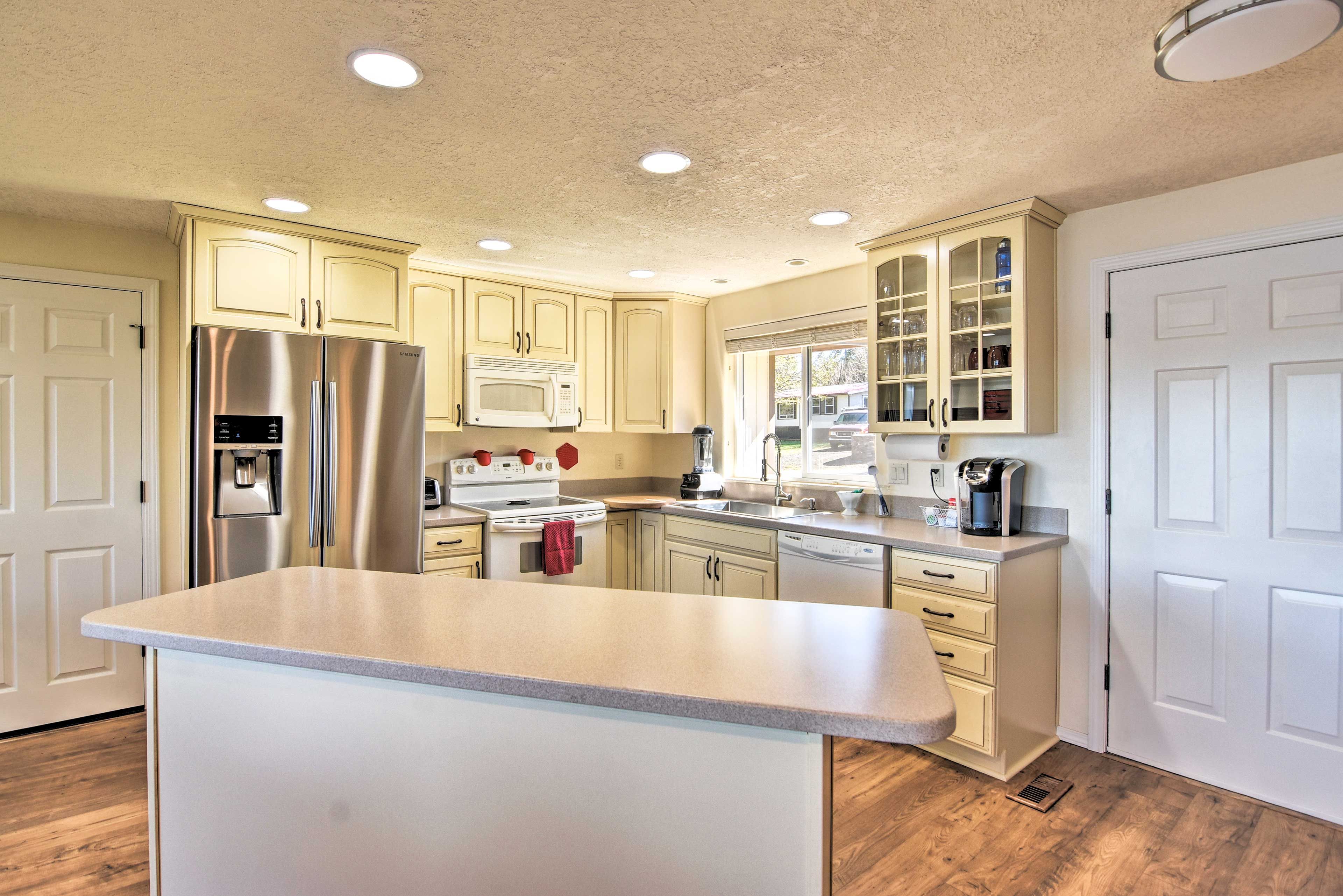 Fully Equipped Kitchen | Keurig Coffee Maker